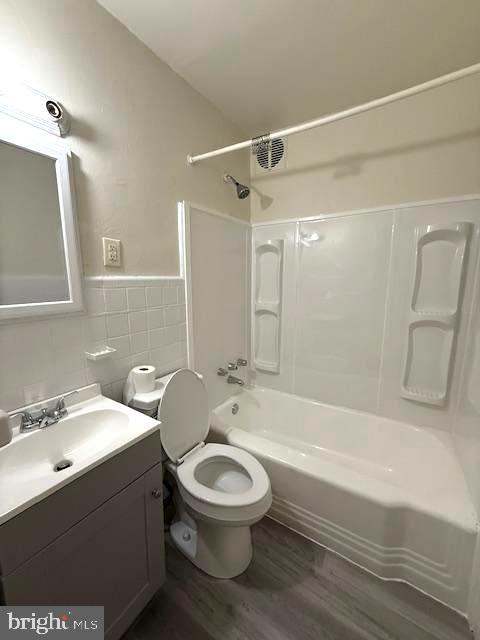 WEST OAK LANE - Residential Lease