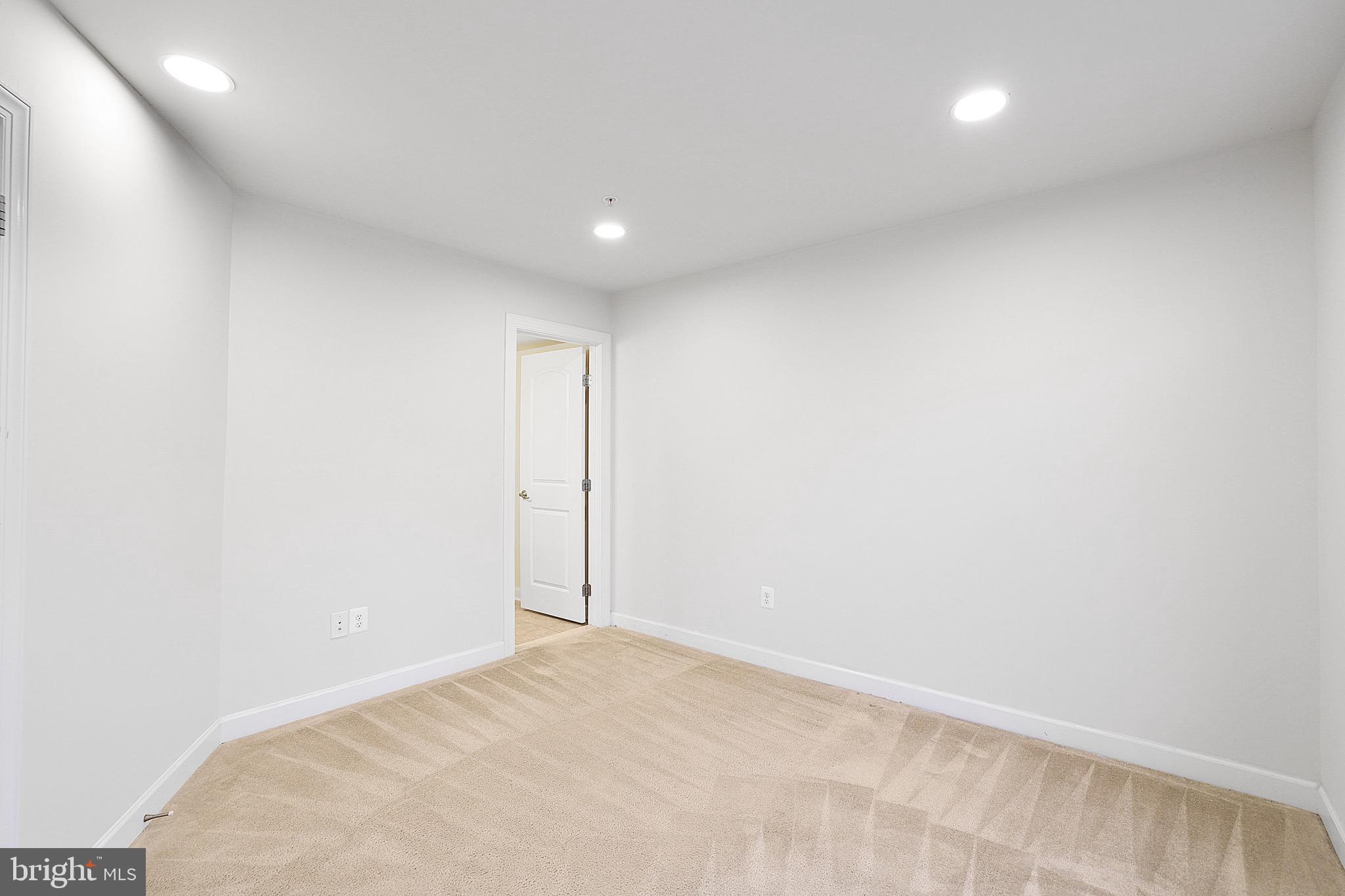 PARKLANDS AT WATKINS MILL - Residential