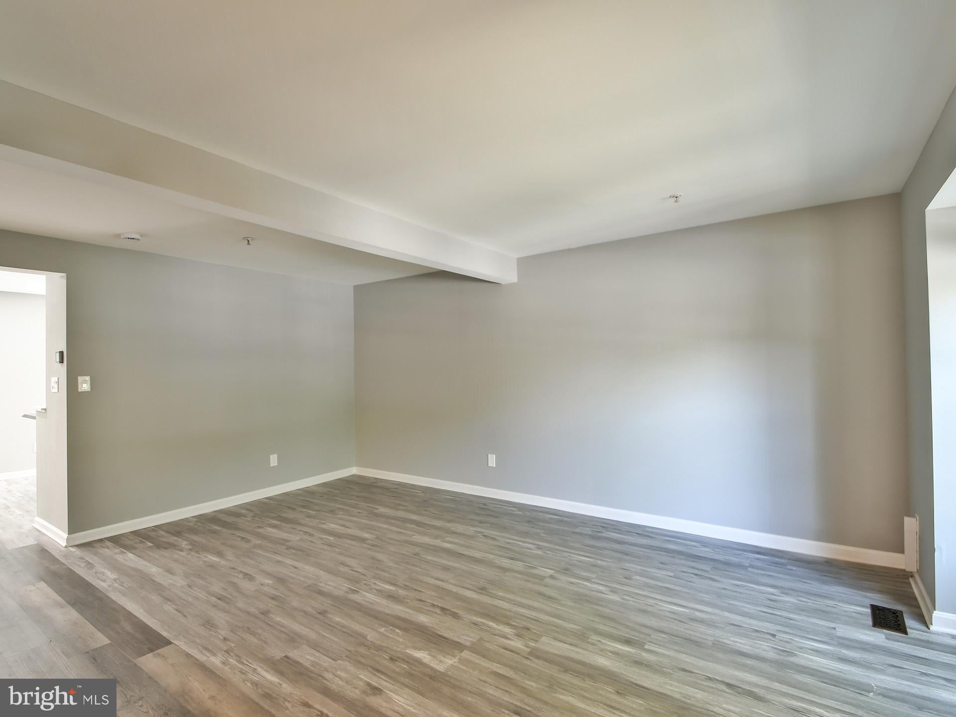 8815 ASHBERRY COURT