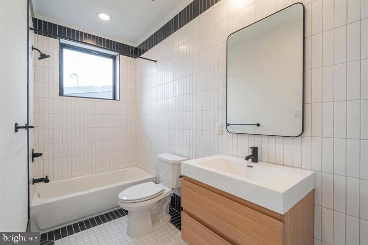 FISHTOWN - Residential Income