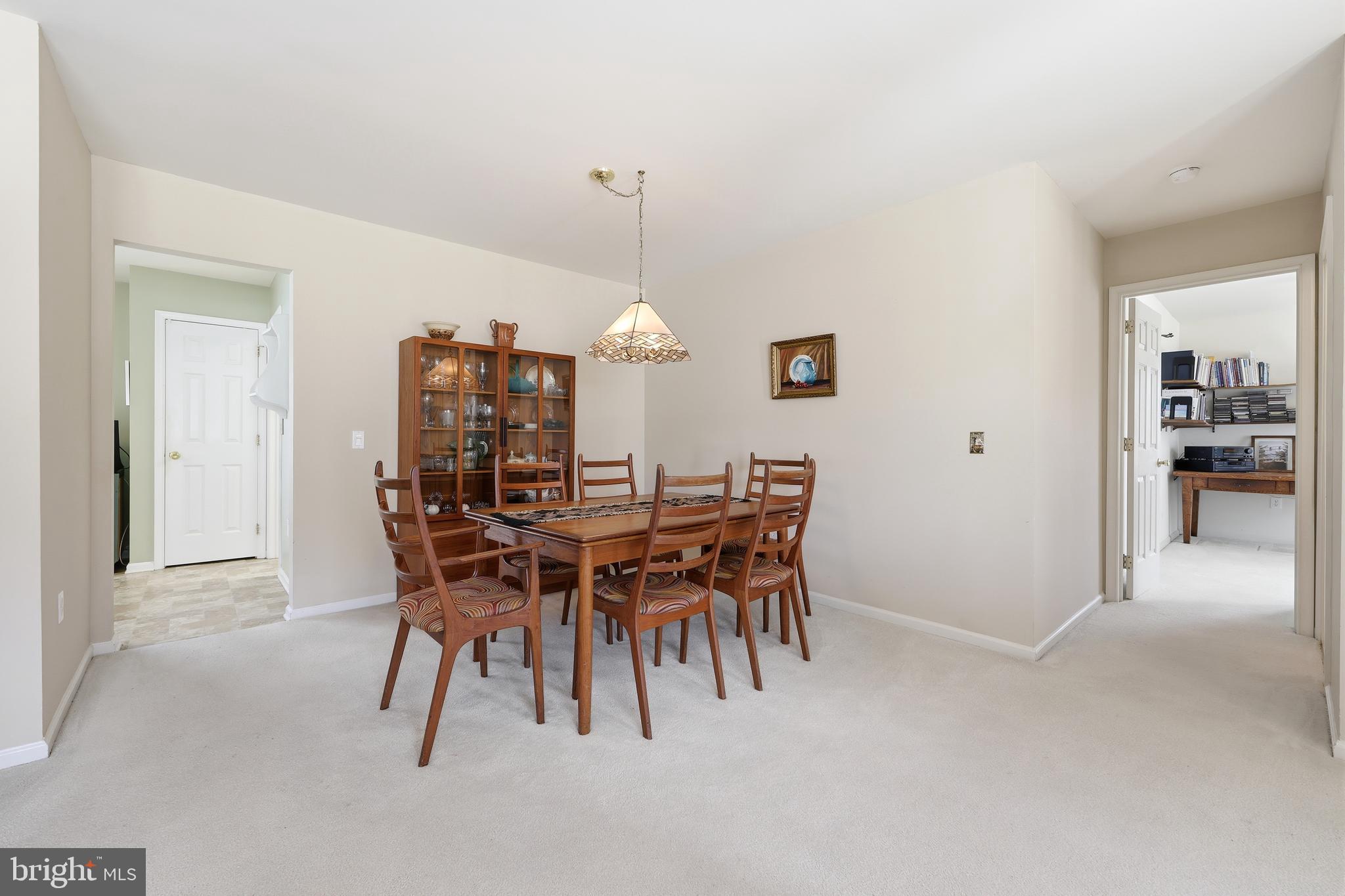 1 GLENVIEW COURT