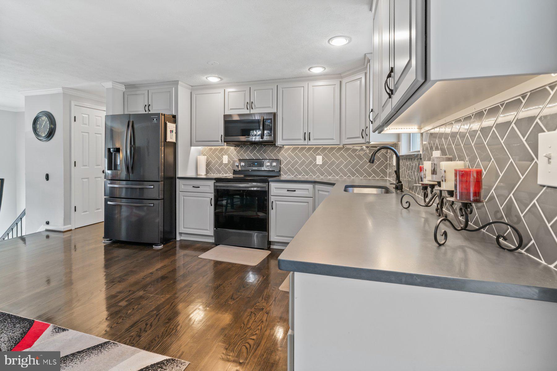 HILLTOP - Residential