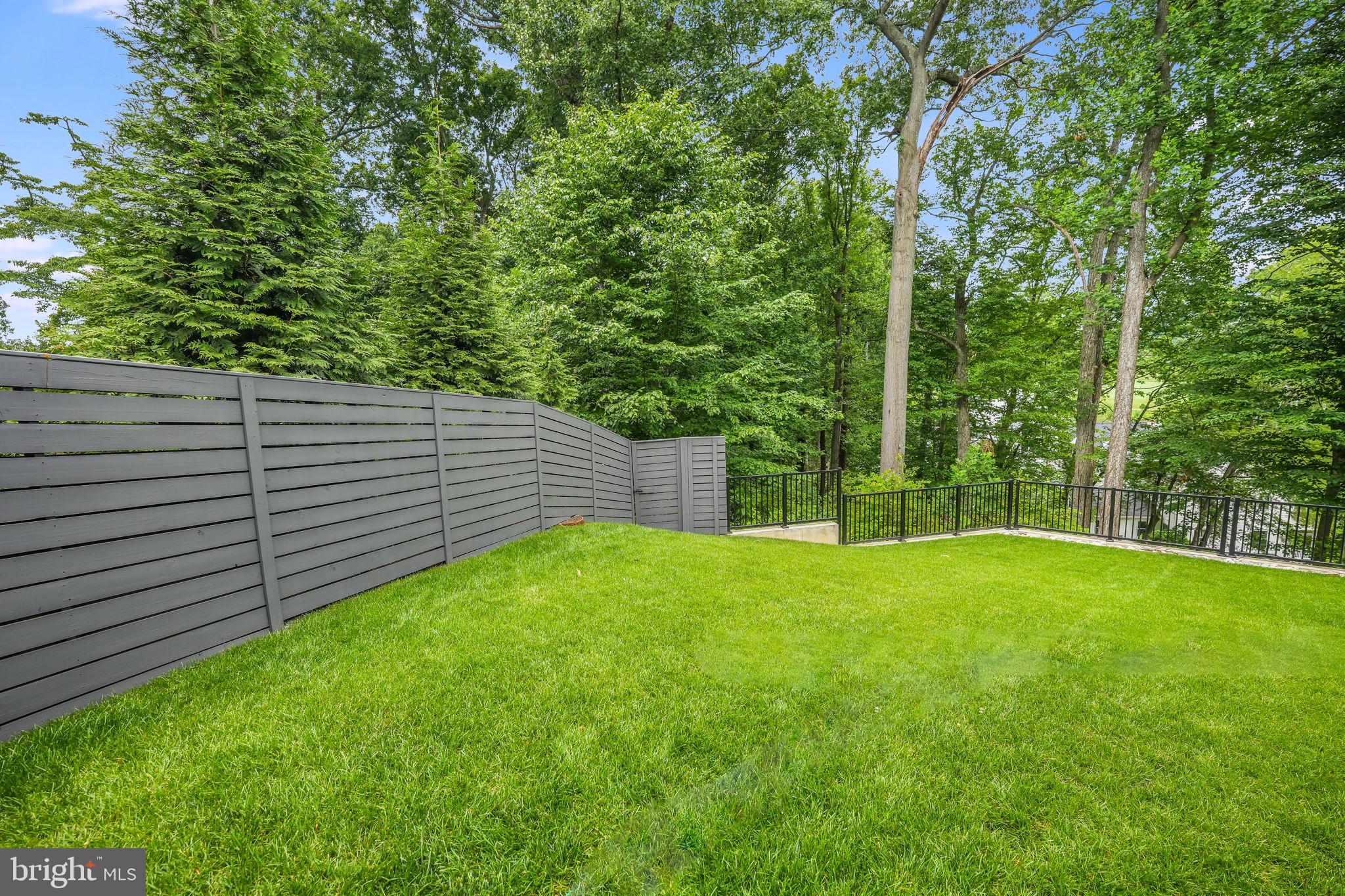 BROYHILL FOREST - Residential