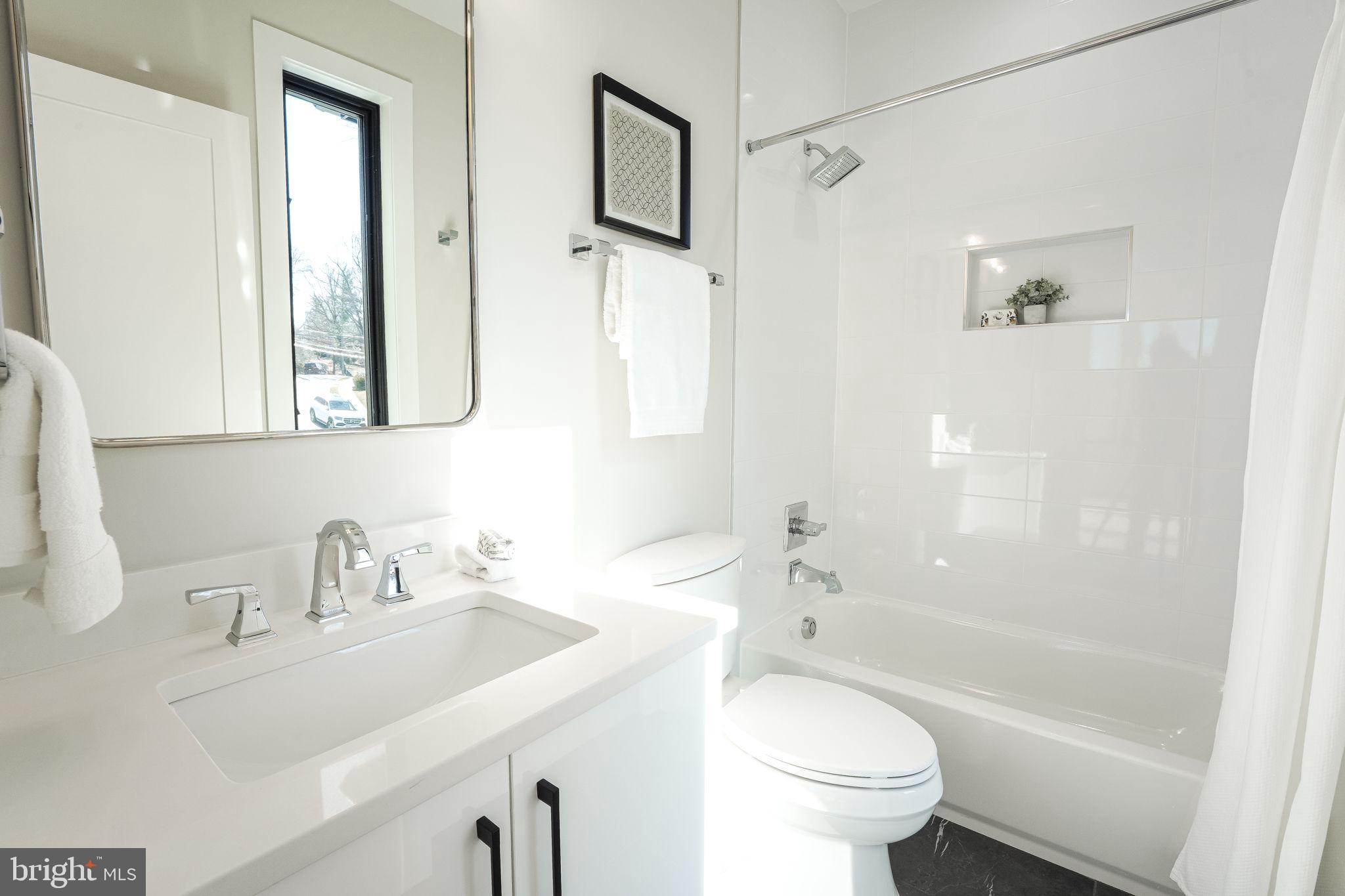 BROYHILL FOREST - Residential