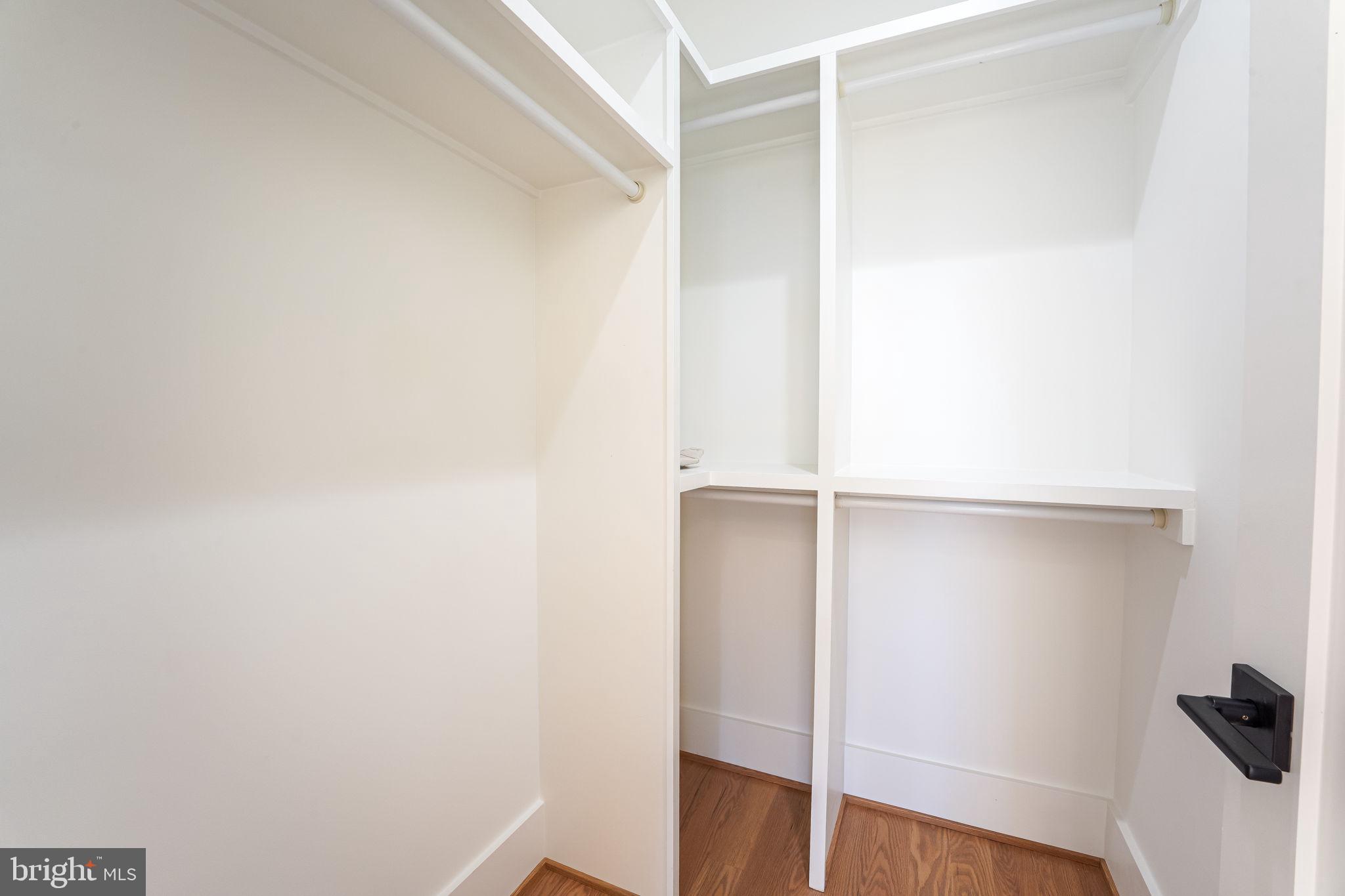 BROYHILL FOREST - Residential