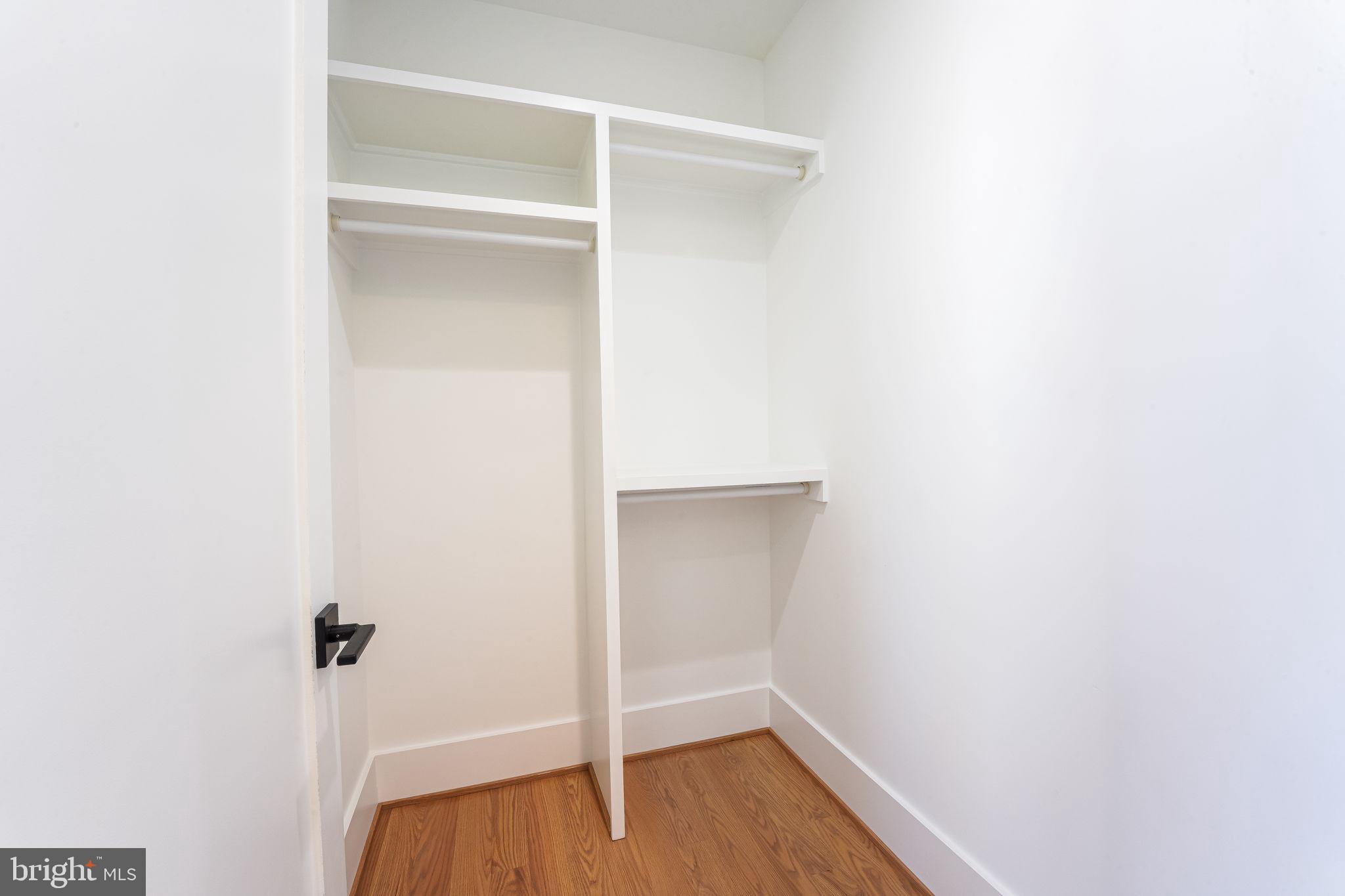 BROYHILL FOREST - Residential