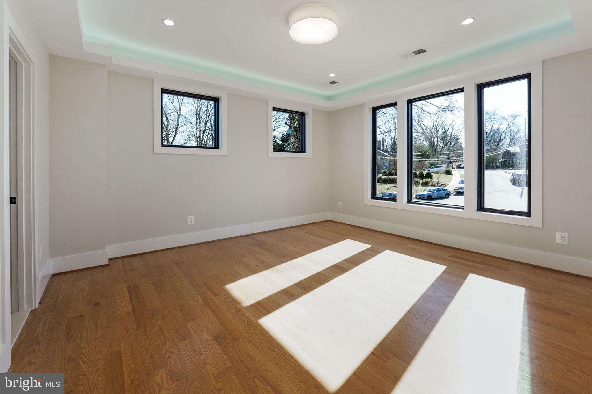 BROYHILL FOREST - Residential