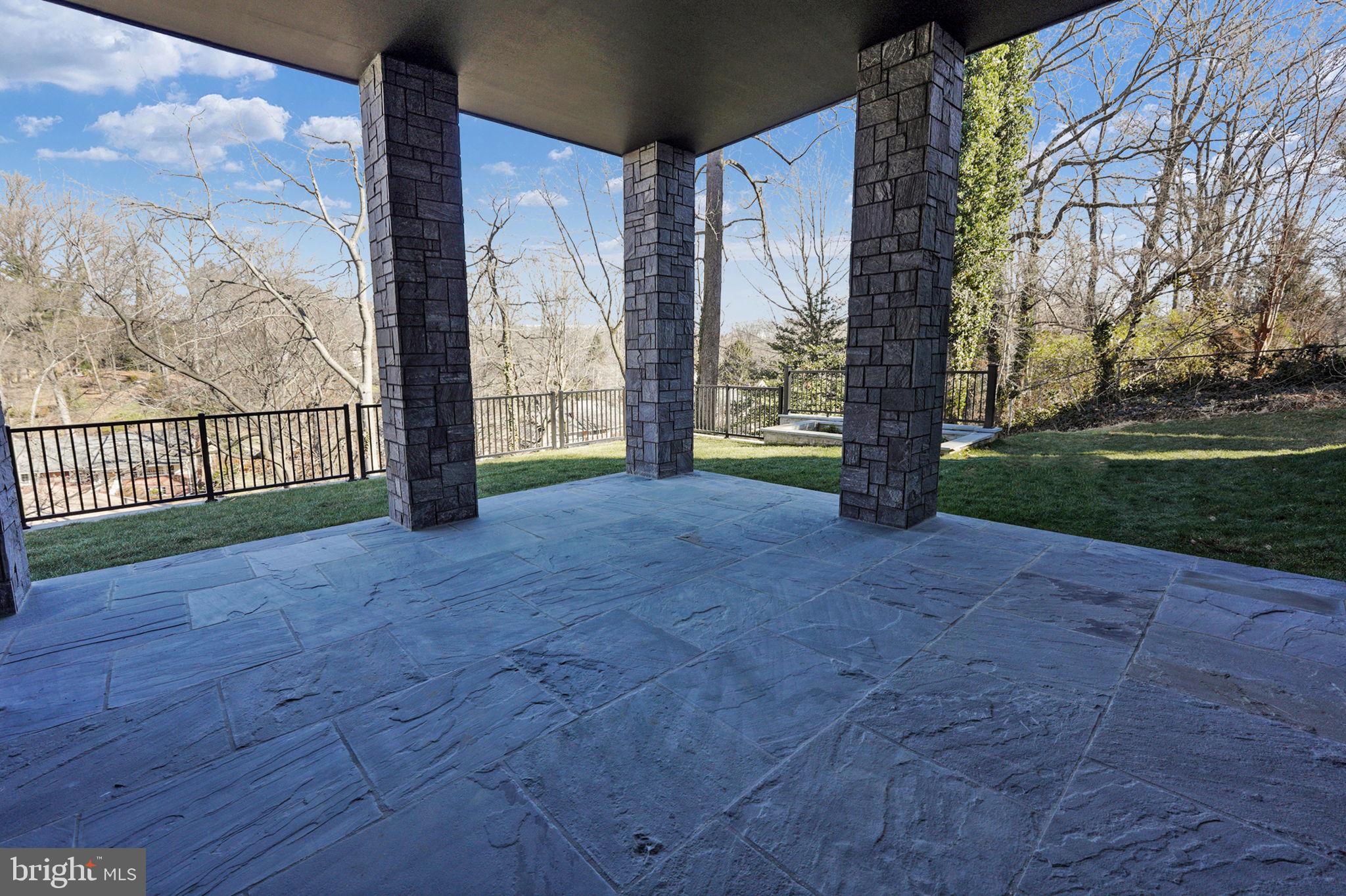 BROYHILL FOREST - Residential