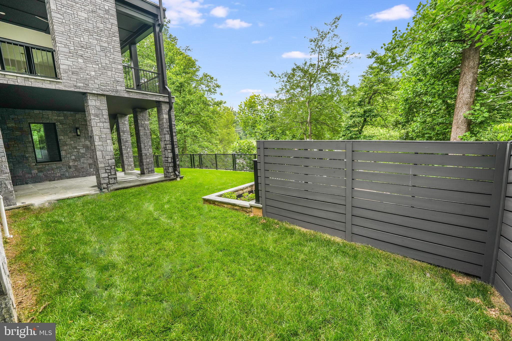 BROYHILL FOREST - Residential