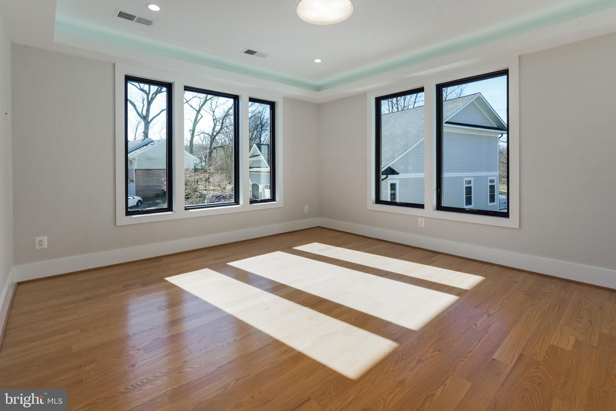 BROYHILL FOREST - Residential