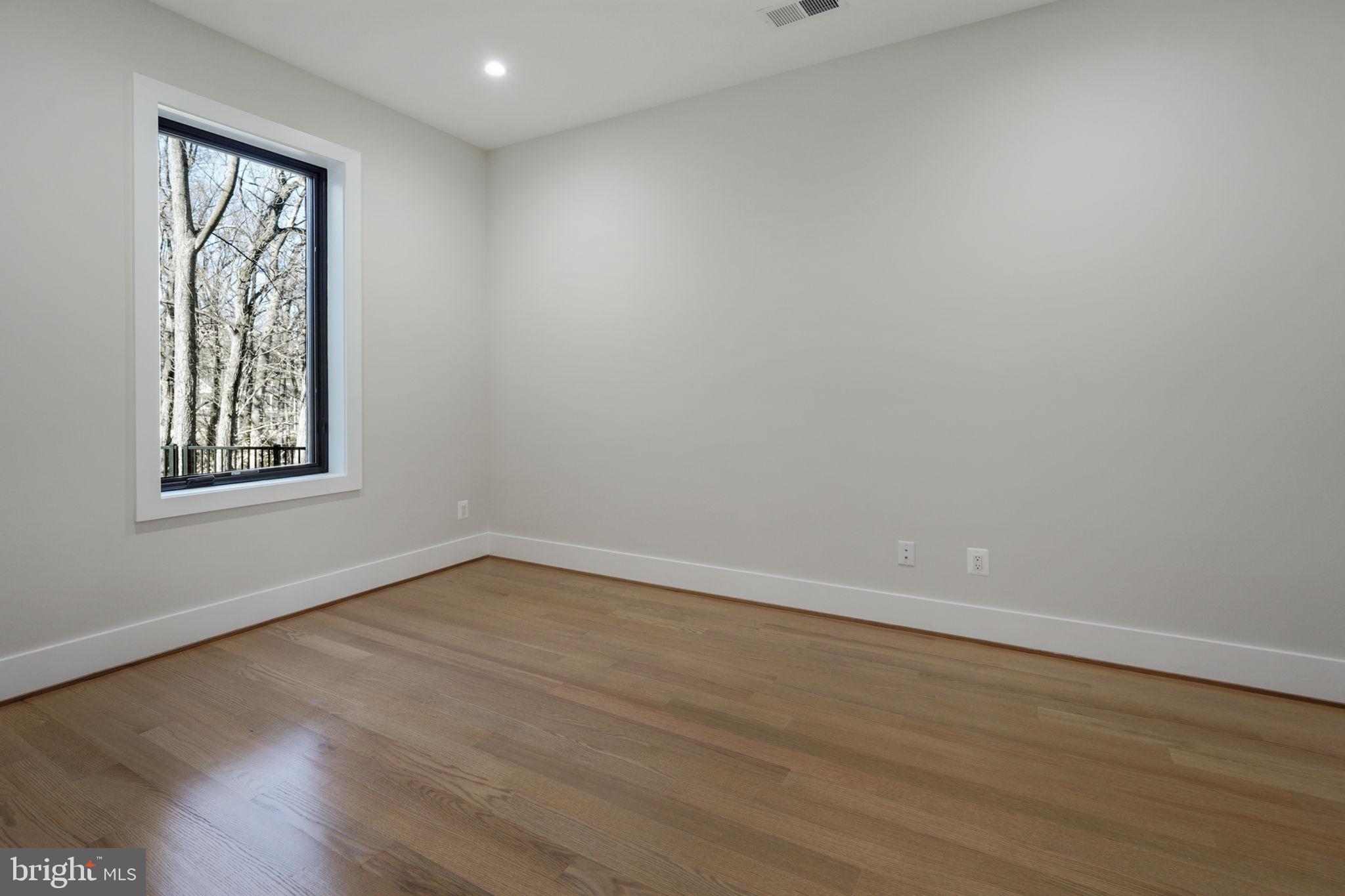 BROYHILL FOREST - Residential