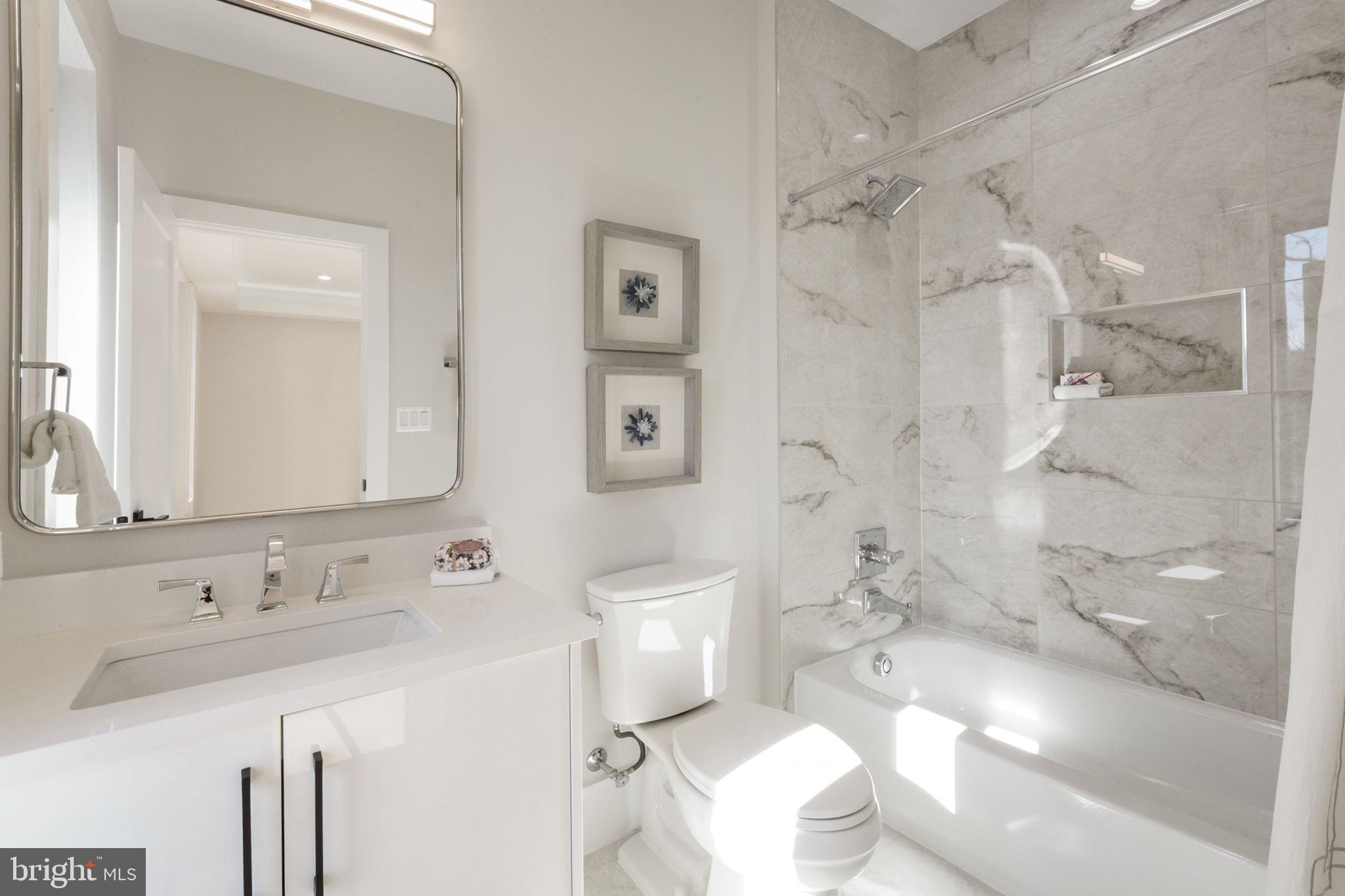 BROYHILL FOREST - Residential