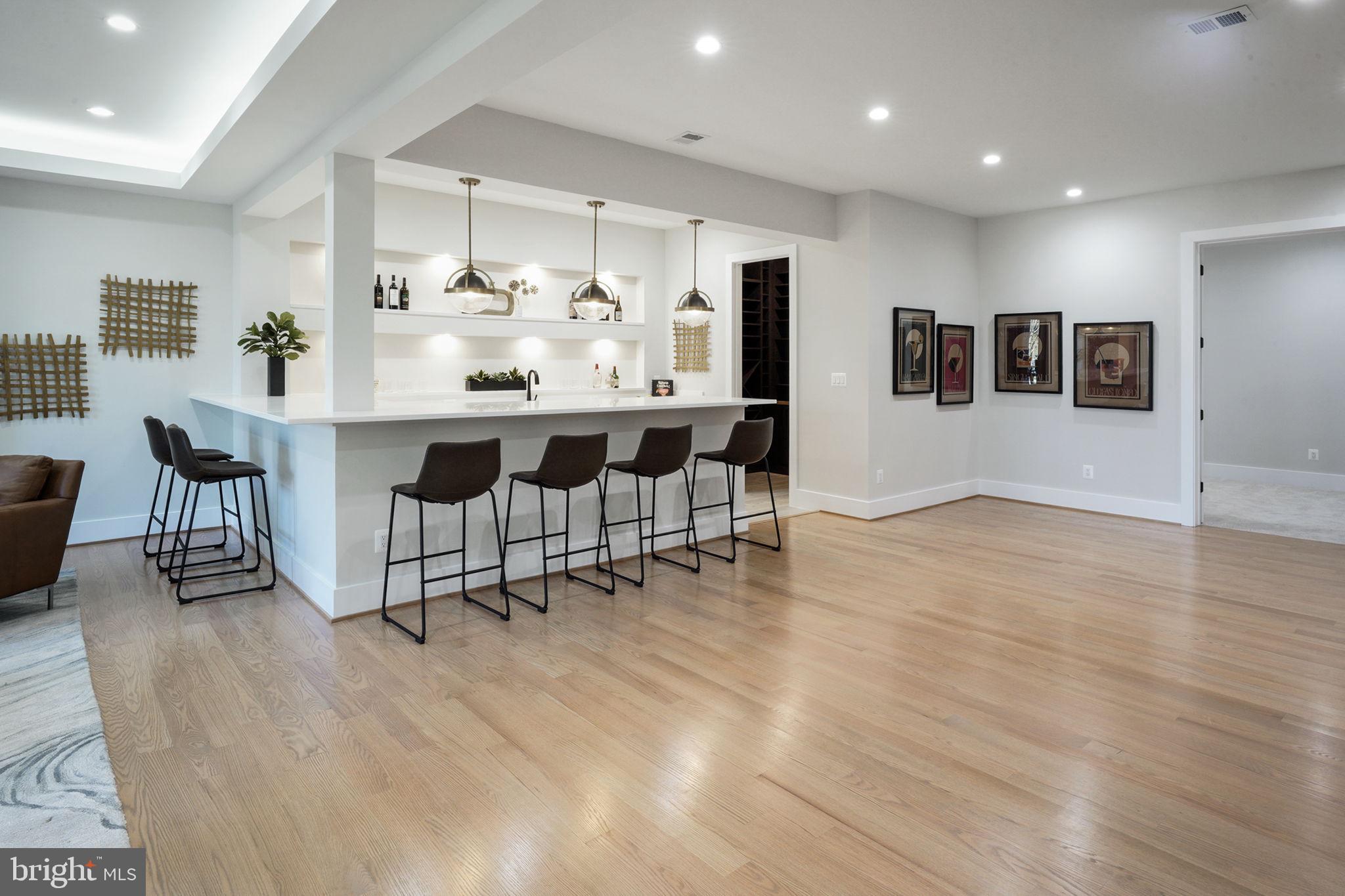 BROYHILL FOREST - Residential