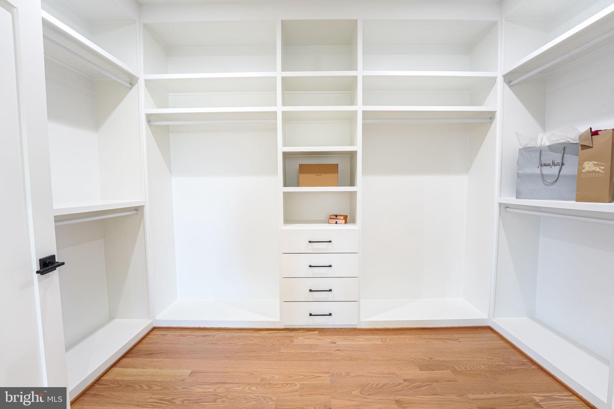 BROYHILL FOREST - Residential