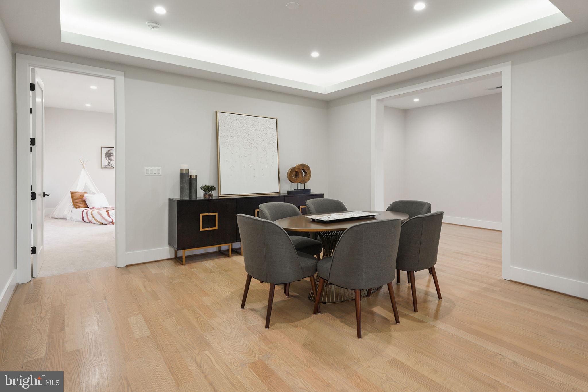 BROYHILL FOREST - Residential