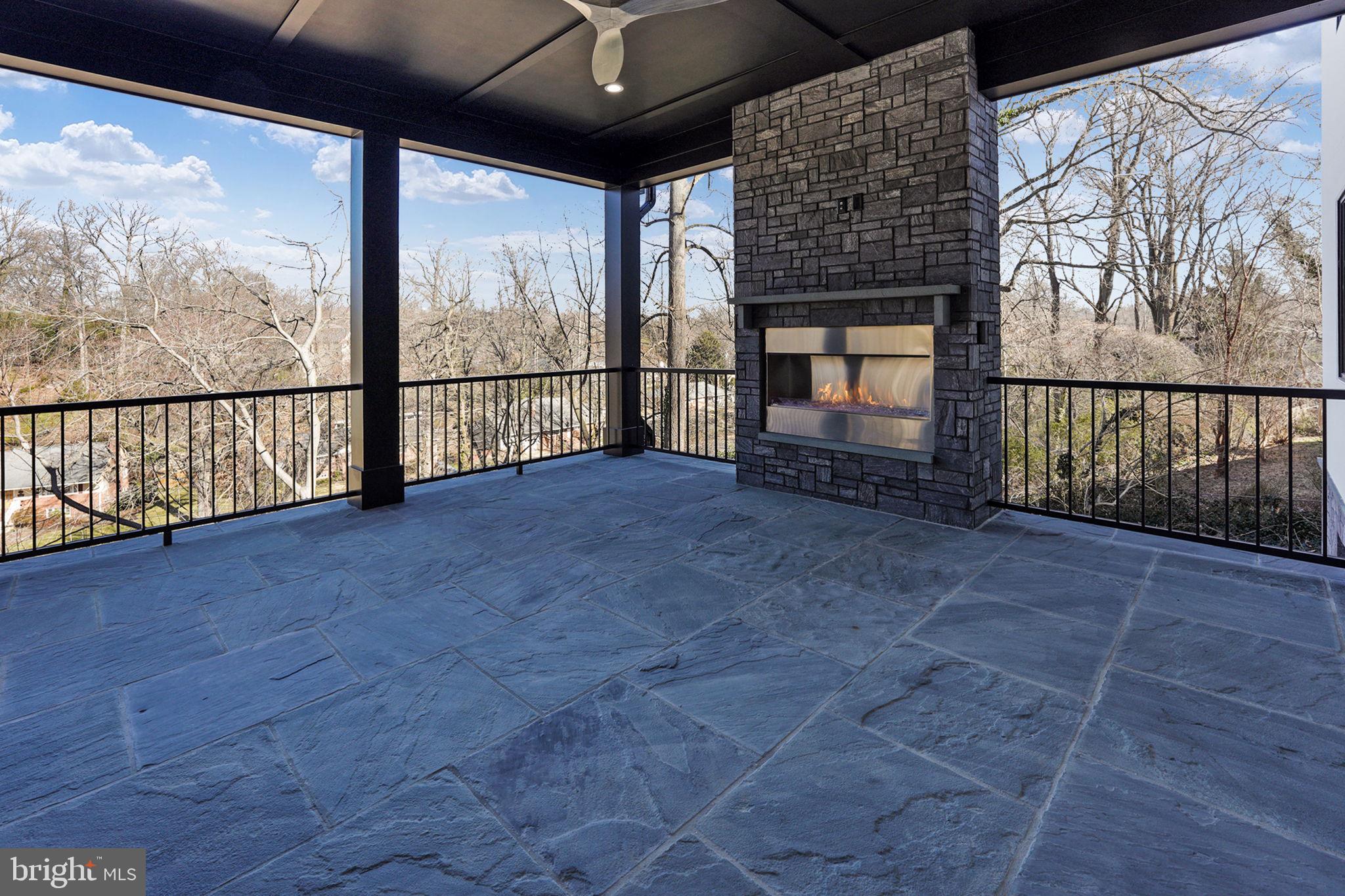 BROYHILL FOREST - Residential