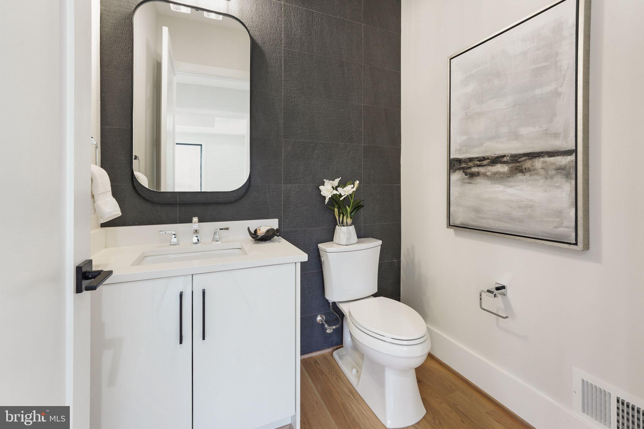 BROYHILL FOREST - Residential