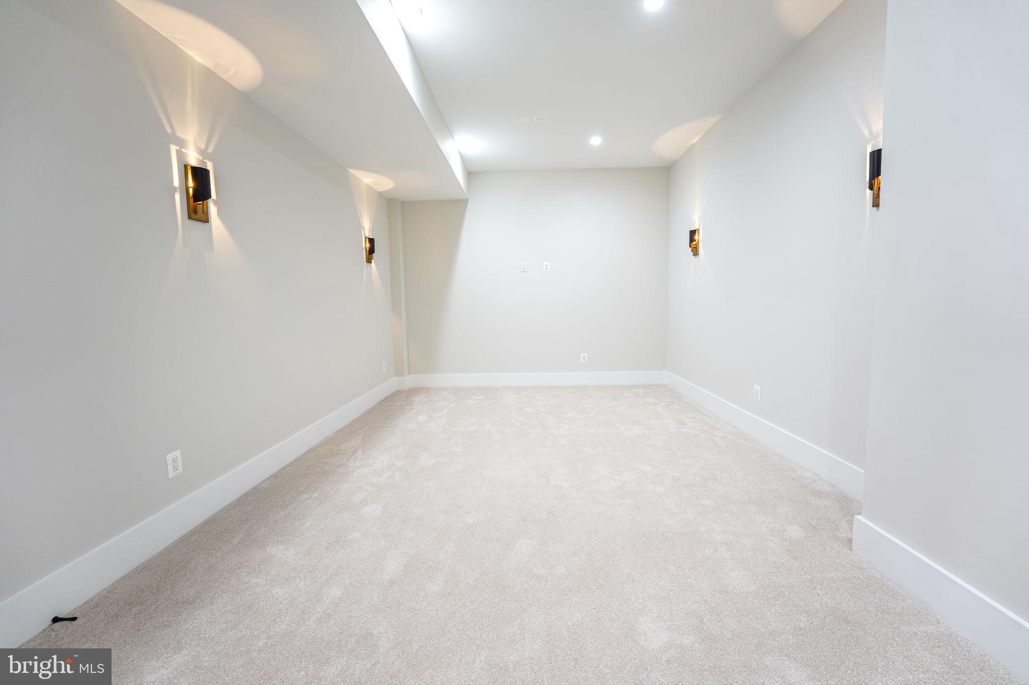 BROYHILL FOREST - Residential