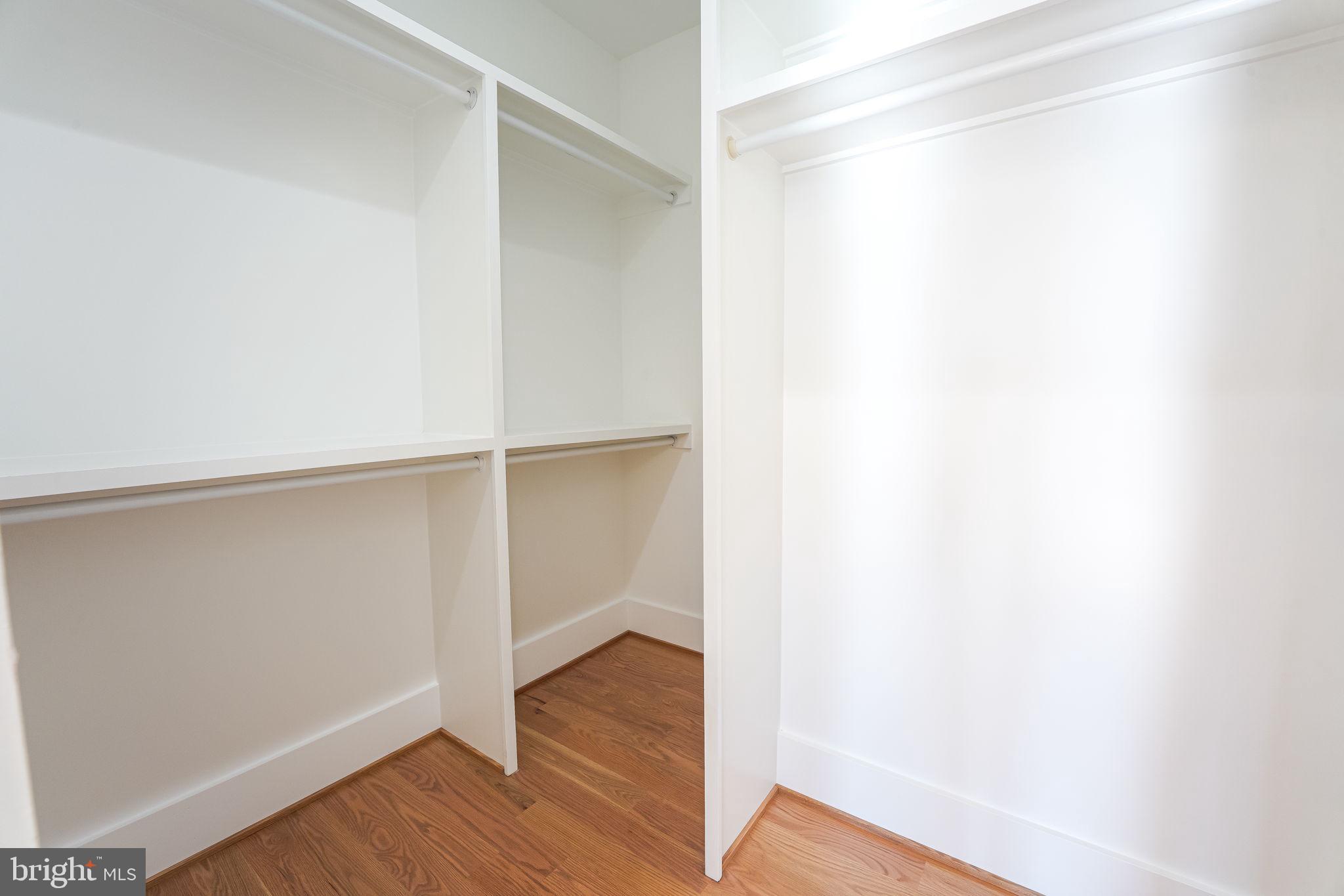 BROYHILL FOREST - Residential