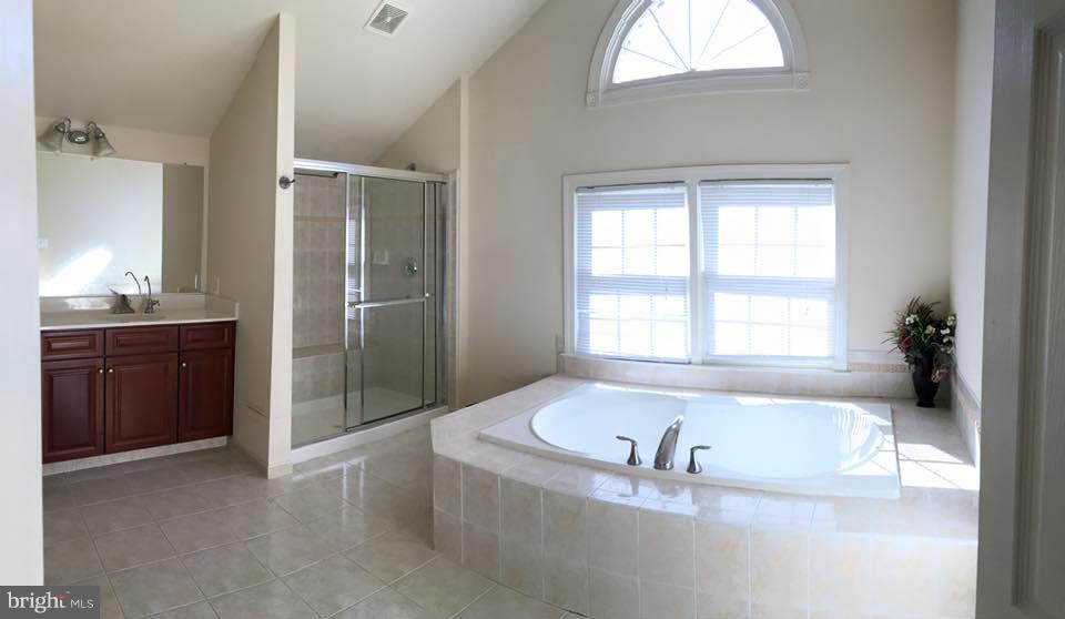 STONEWALL MANOR - Residential