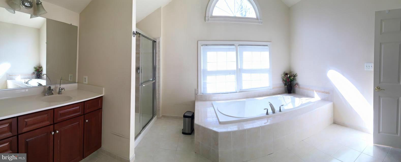 STONEWALL MANOR - Residential