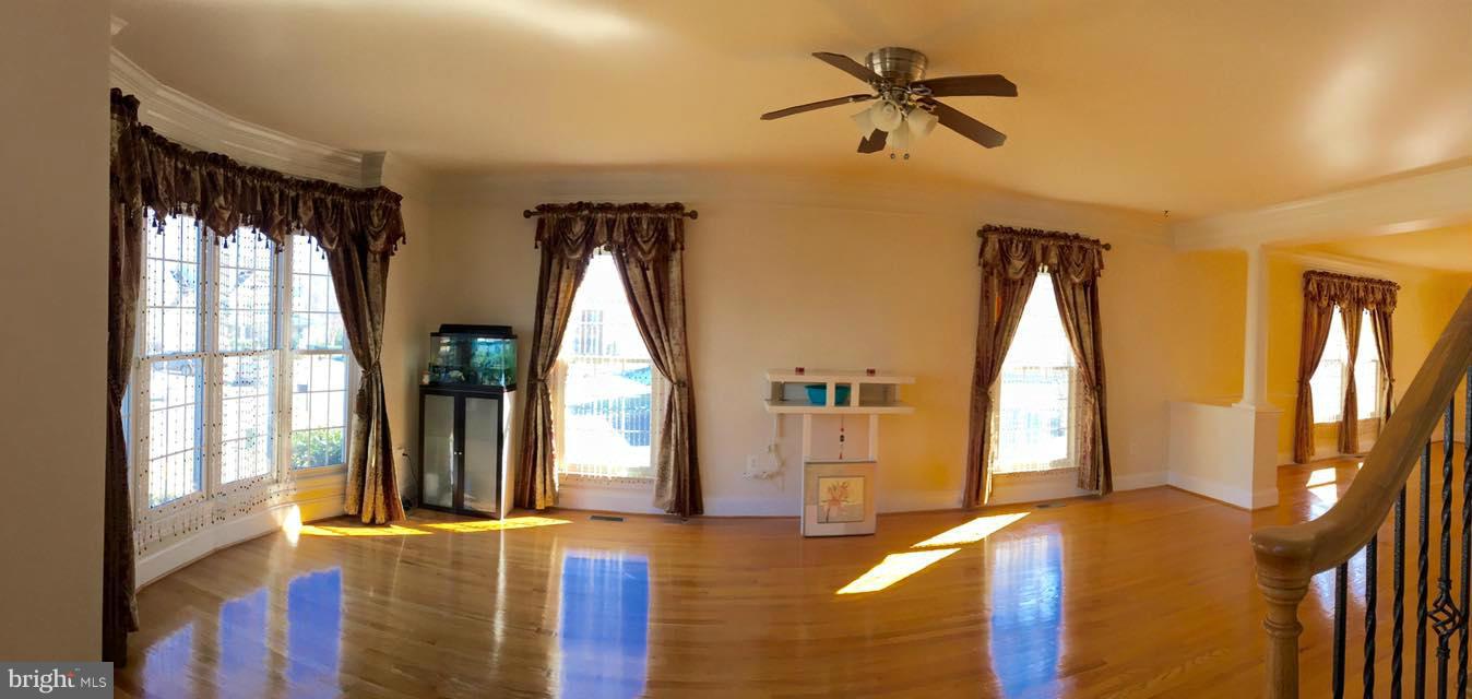 STONEWALL MANOR - Residential