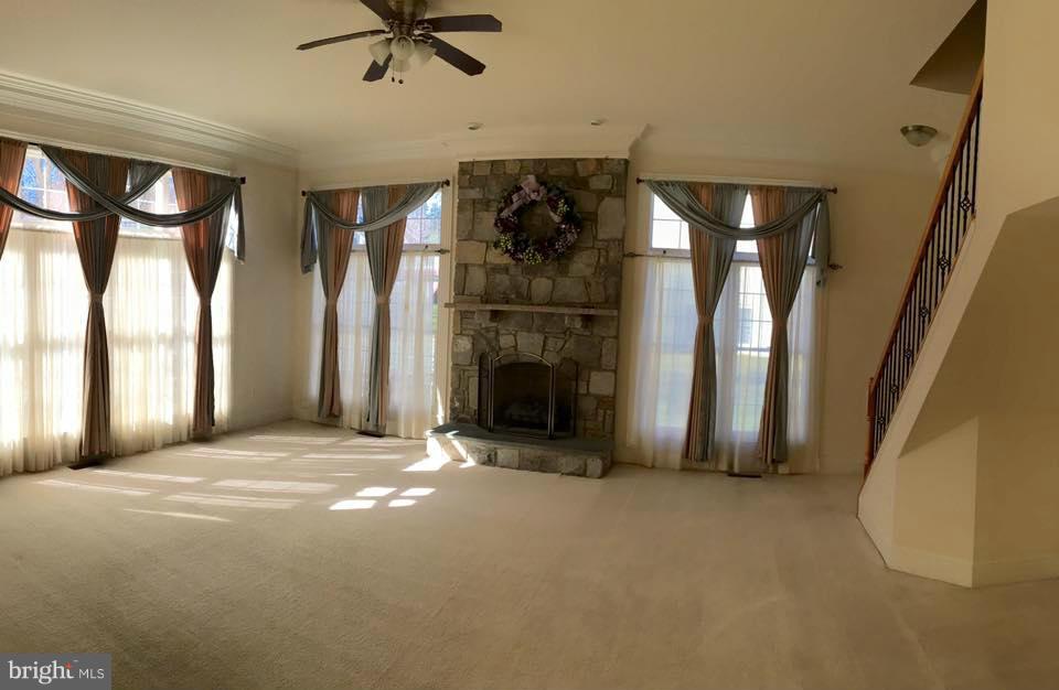 STONEWALL MANOR - Residential