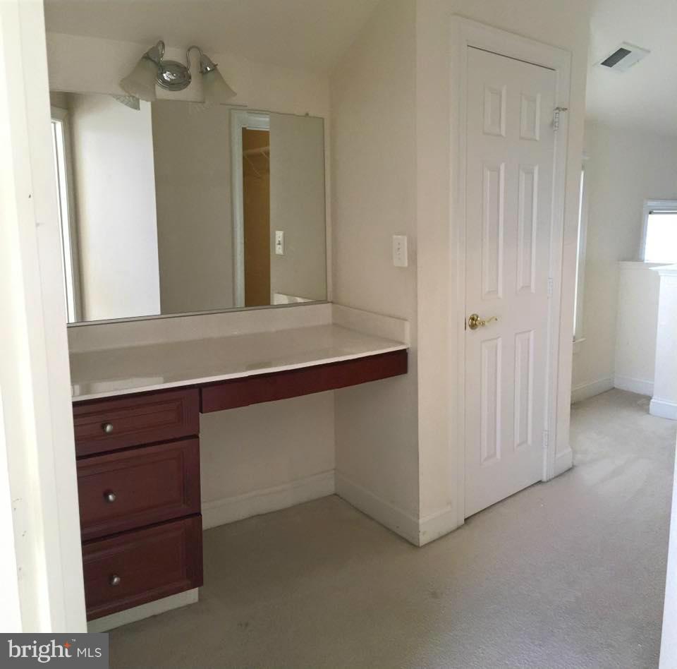 STONEWALL MANOR - Residential