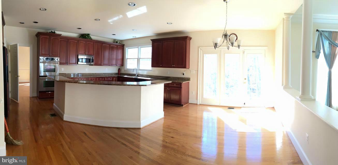 STONEWALL MANOR - Residential