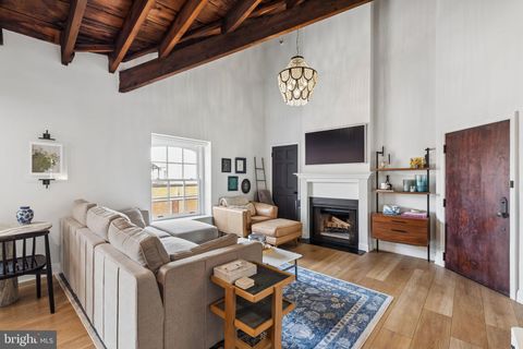 Condo For Sale - 627 N 18th Street #304<br/> PHILADELPHIA, PA 19130