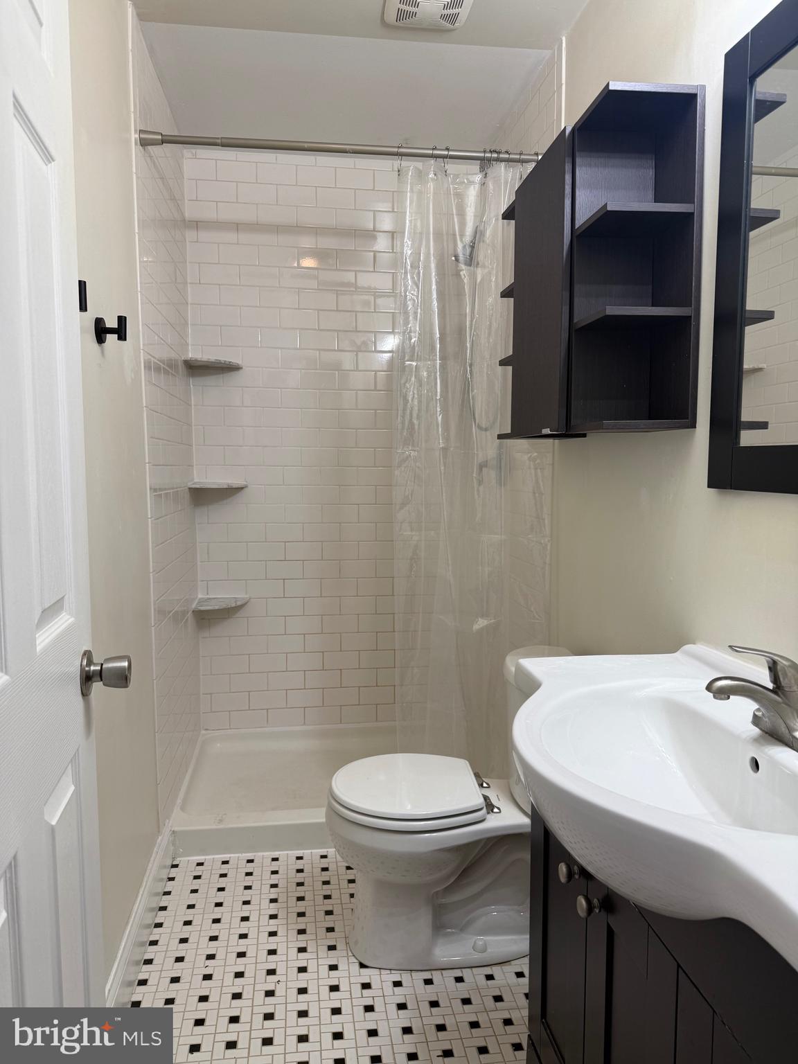 FAIRMOUNT - Residential Lease