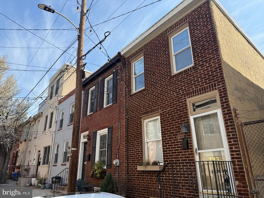 This beautifully renovated 2-bedroom, 1-bathroom home is nestled in the desirable Fairmount neighborhood, just blocks from the iconic Art Museum, Fairmount Park, and Kelly Drive. The home combines modern amenities with classic charm, offering a comfortable living space that is perfect for both you and your pets. Home  features hardwood floors throughout and a kitchen with sleek granite countertops and stainless steel appliances, including a dishwasher, microwave, refrigerator, and stove. It also comes with central air to keep you comfortable year-round, along with a washer and dryer conveniently located in the unit. The large rear patio is ideal for outdoor relaxation, while the basement provides extra storage space. Public transportation is easily accessible, and there are a variety of pubs, restaurants, and local shops just a short walk away. This pet-friendly home offers the best of city living in one of Philadelphia’s most vibrant neighborhoods. Don’t miss your chance to make it your new home!