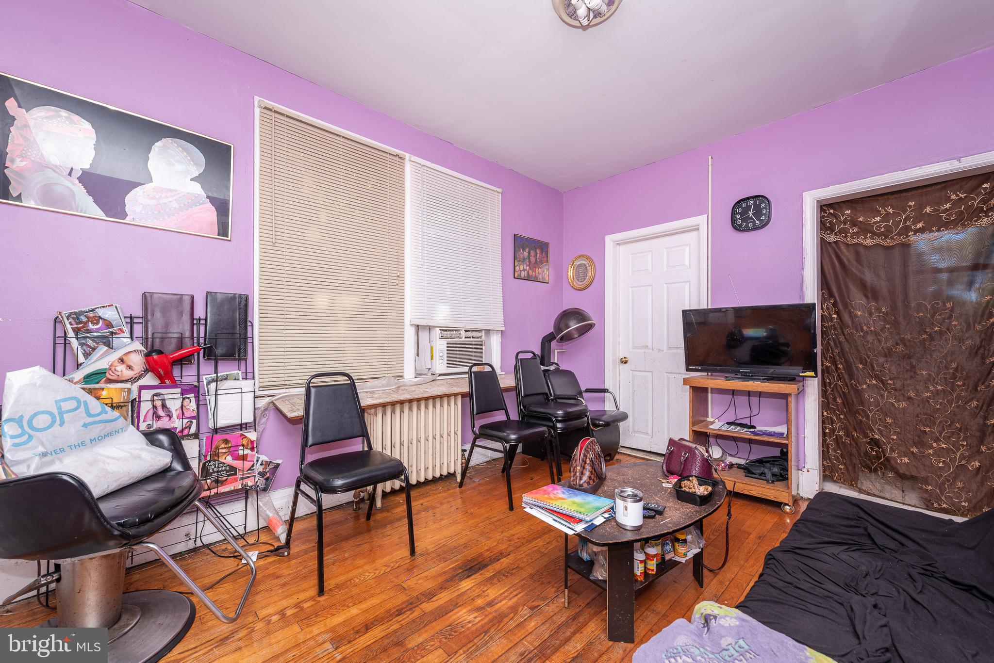 IDLEWYLDE - Commercial Sale