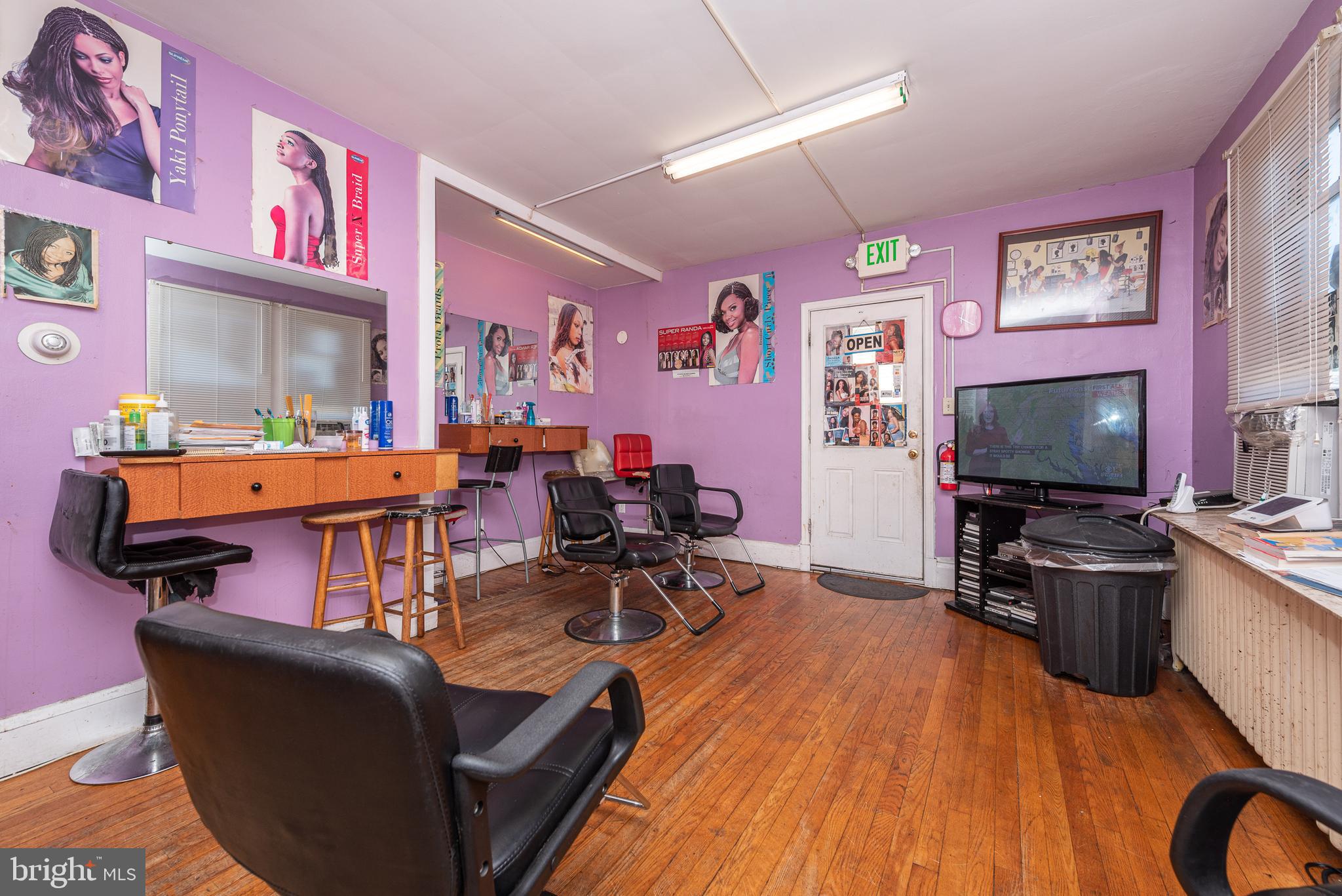 IDLEWYLDE - Commercial Sale