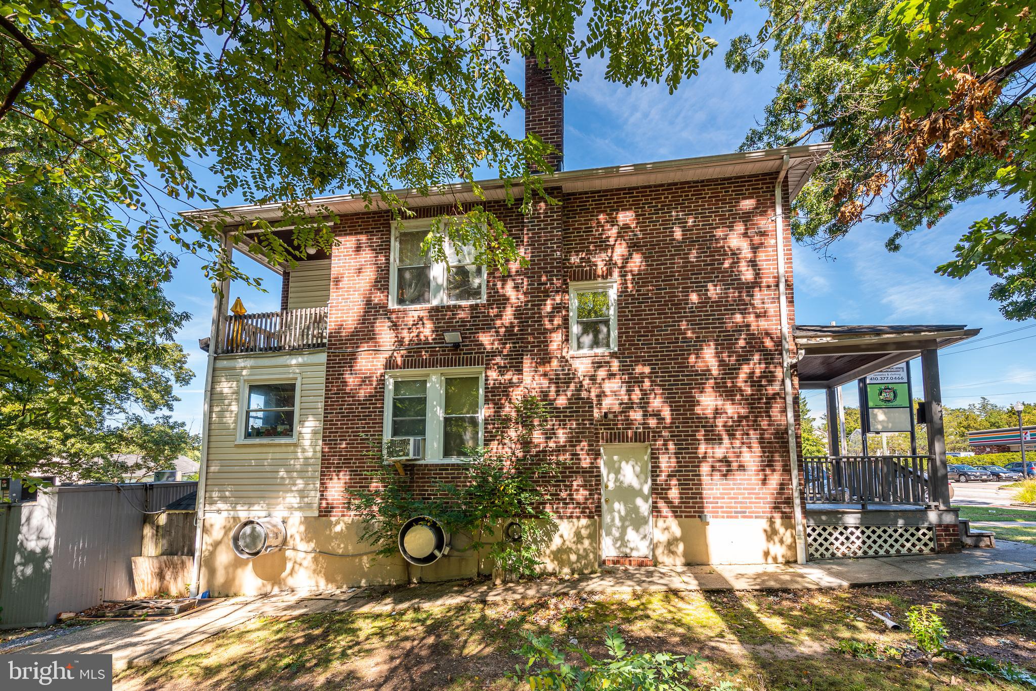 IDLEWYLDE - Commercial Sale