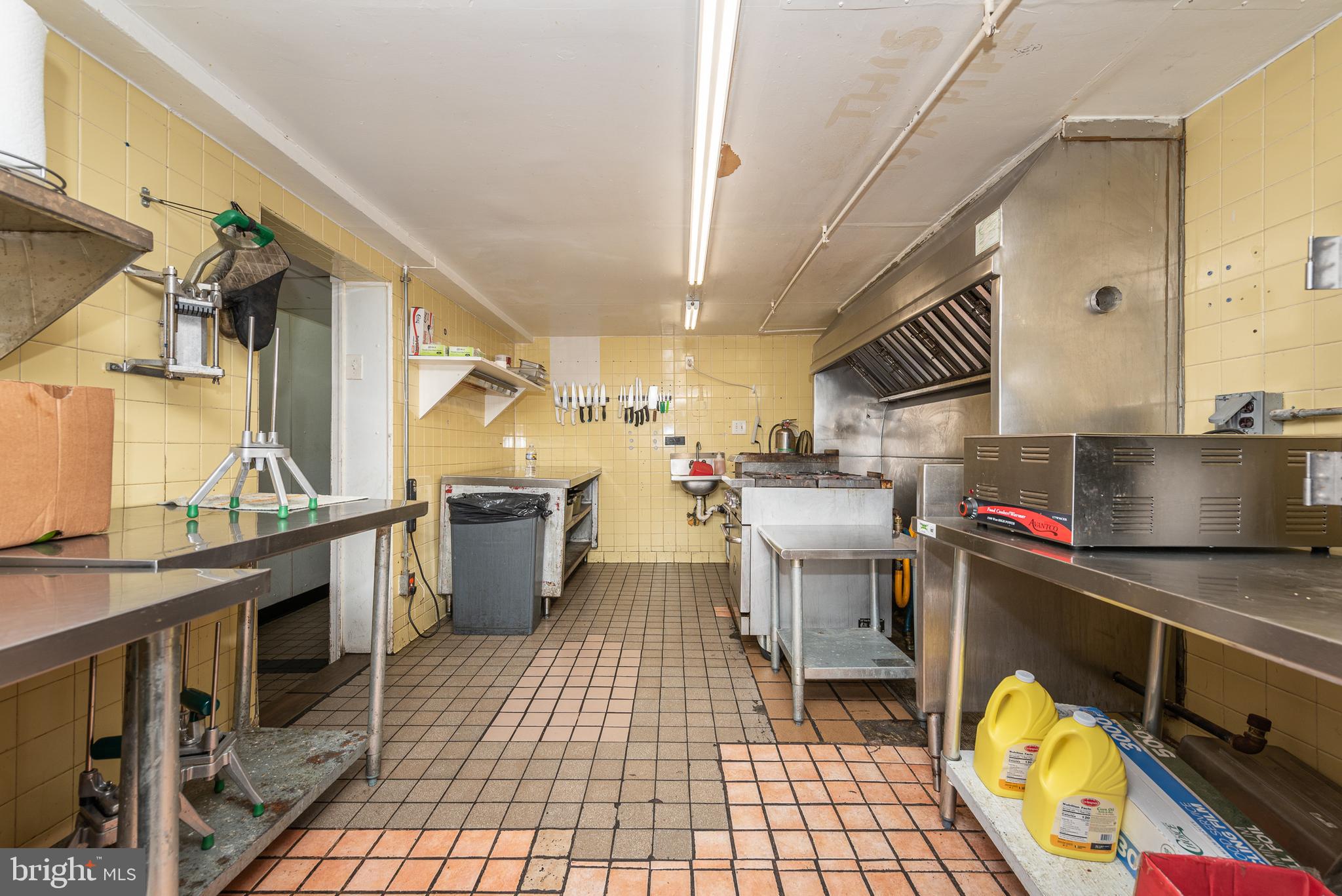 IDLEWYLDE - Commercial Sale