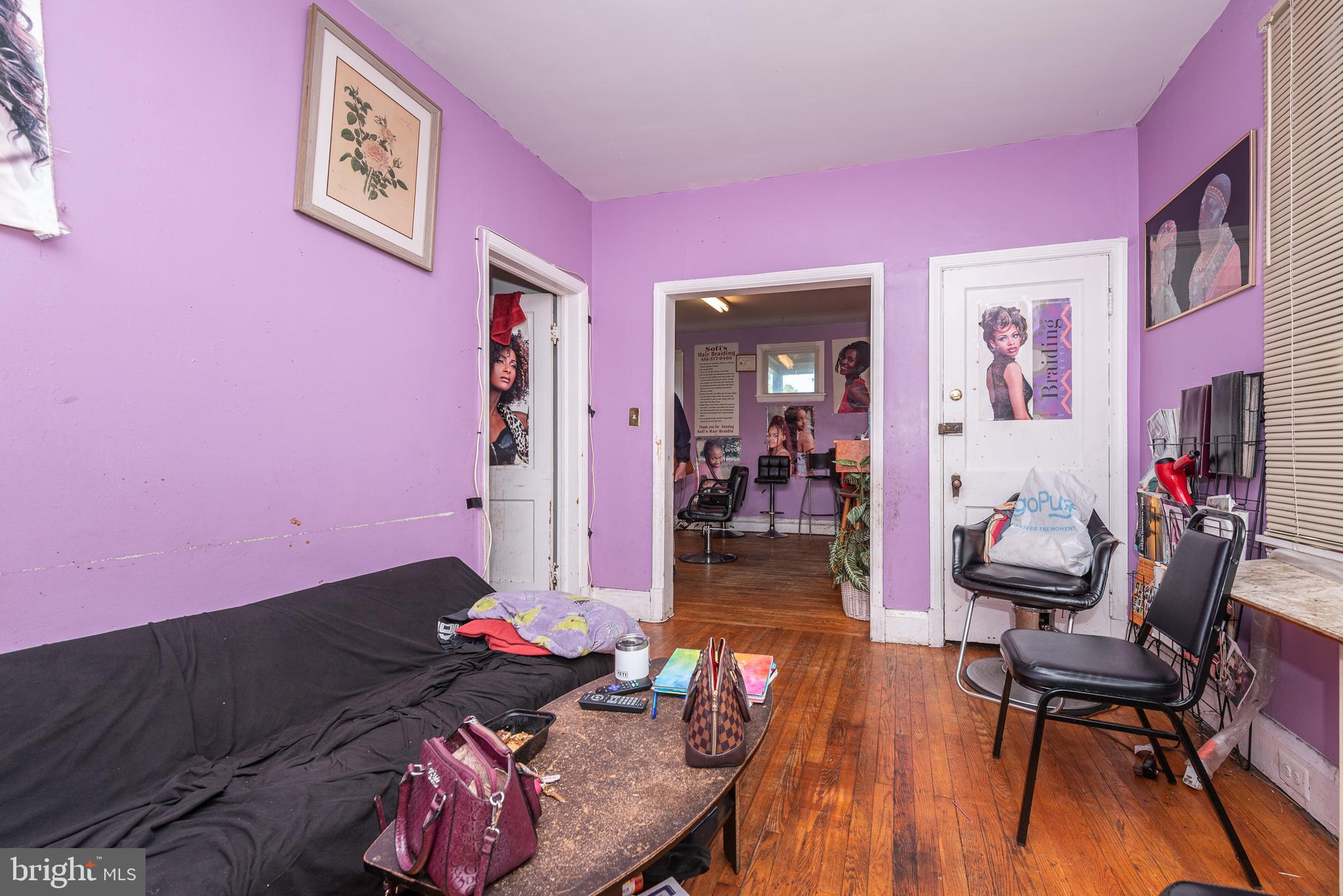 IDLEWYLDE - Commercial Sale