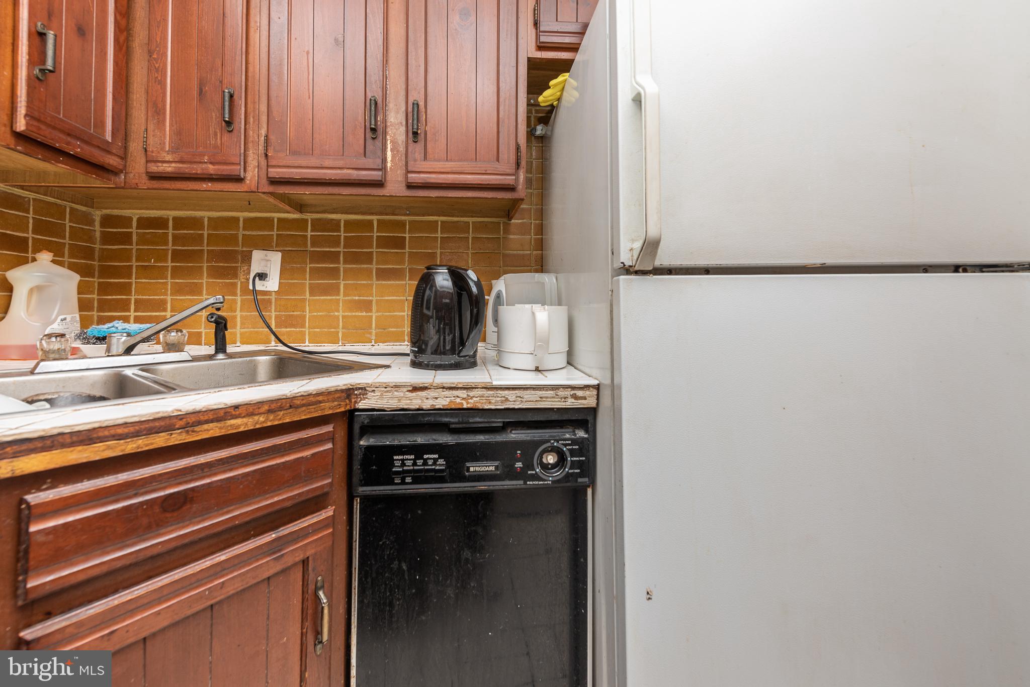 IDLEWYLDE - Commercial Sale