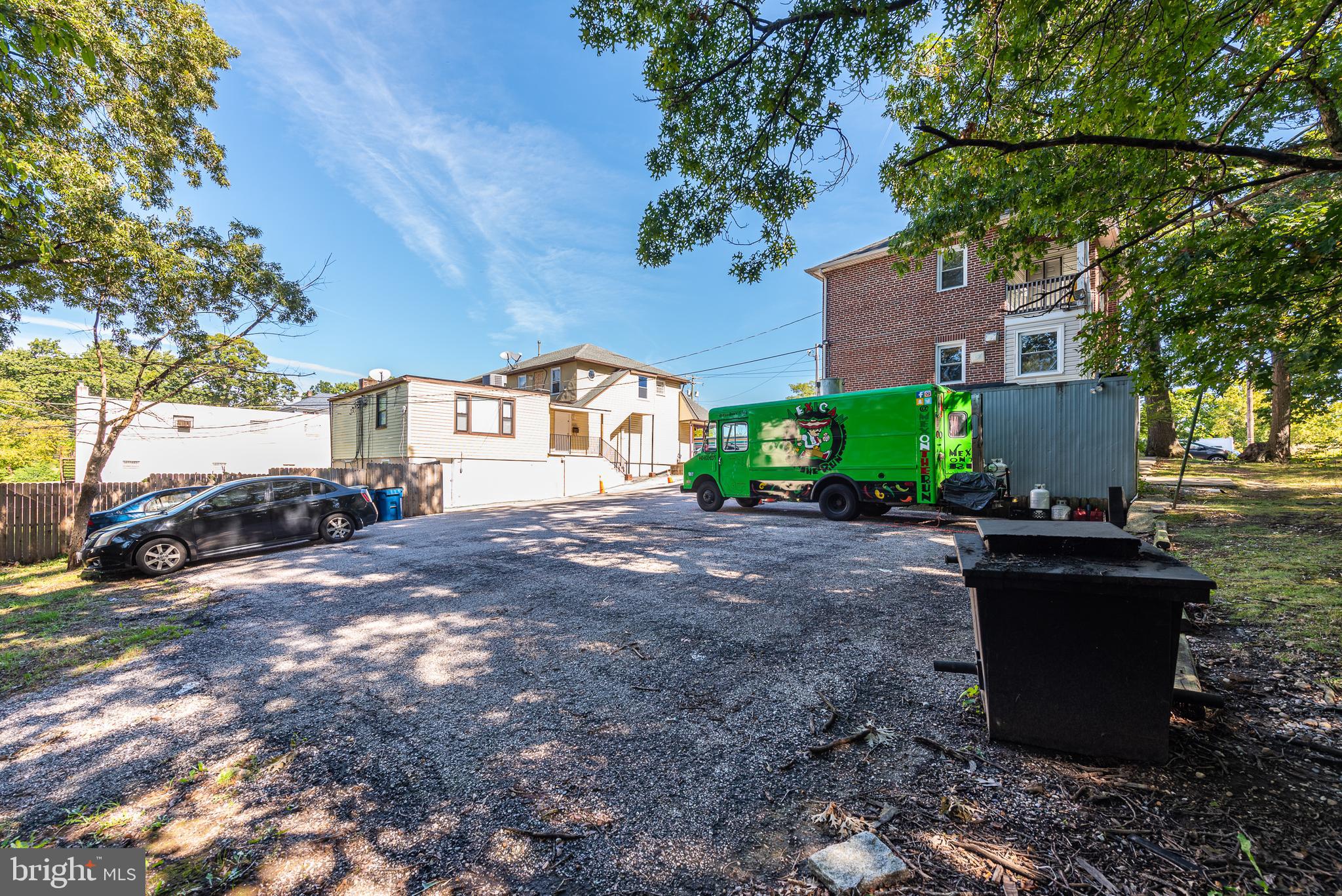 IDLEWYLDE - Commercial Sale