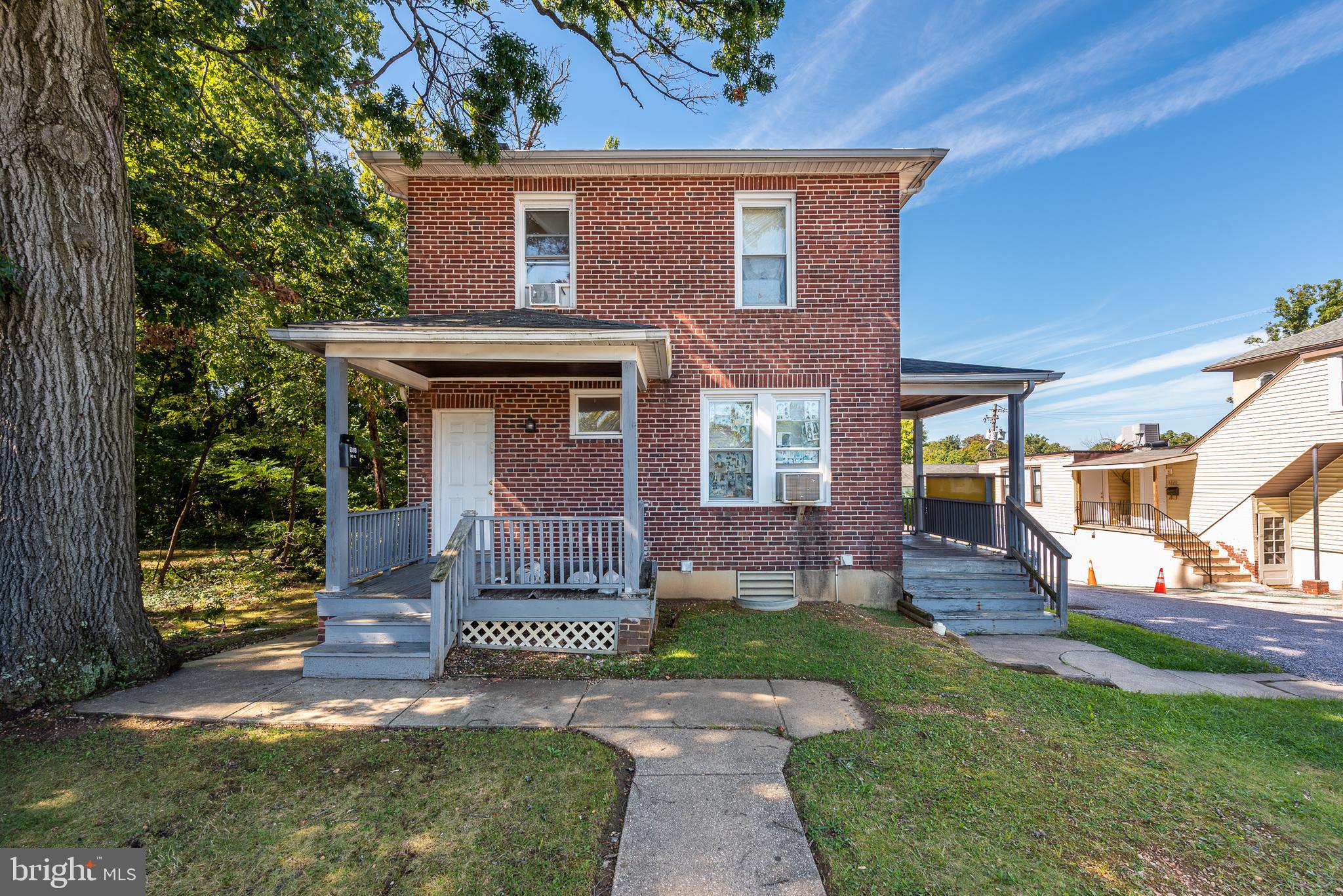 IDLEWYLDE - Commercial Sale