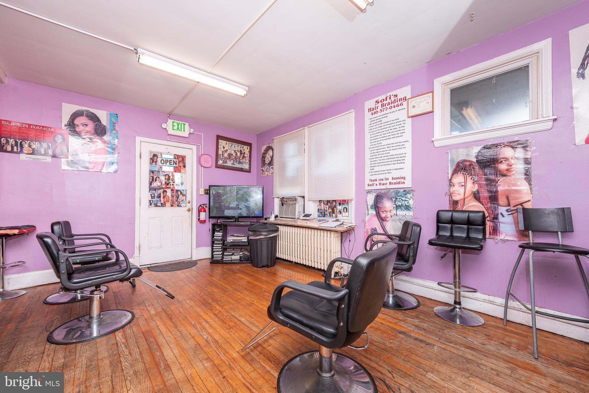 IDLEWYLDE - Commercial Sale