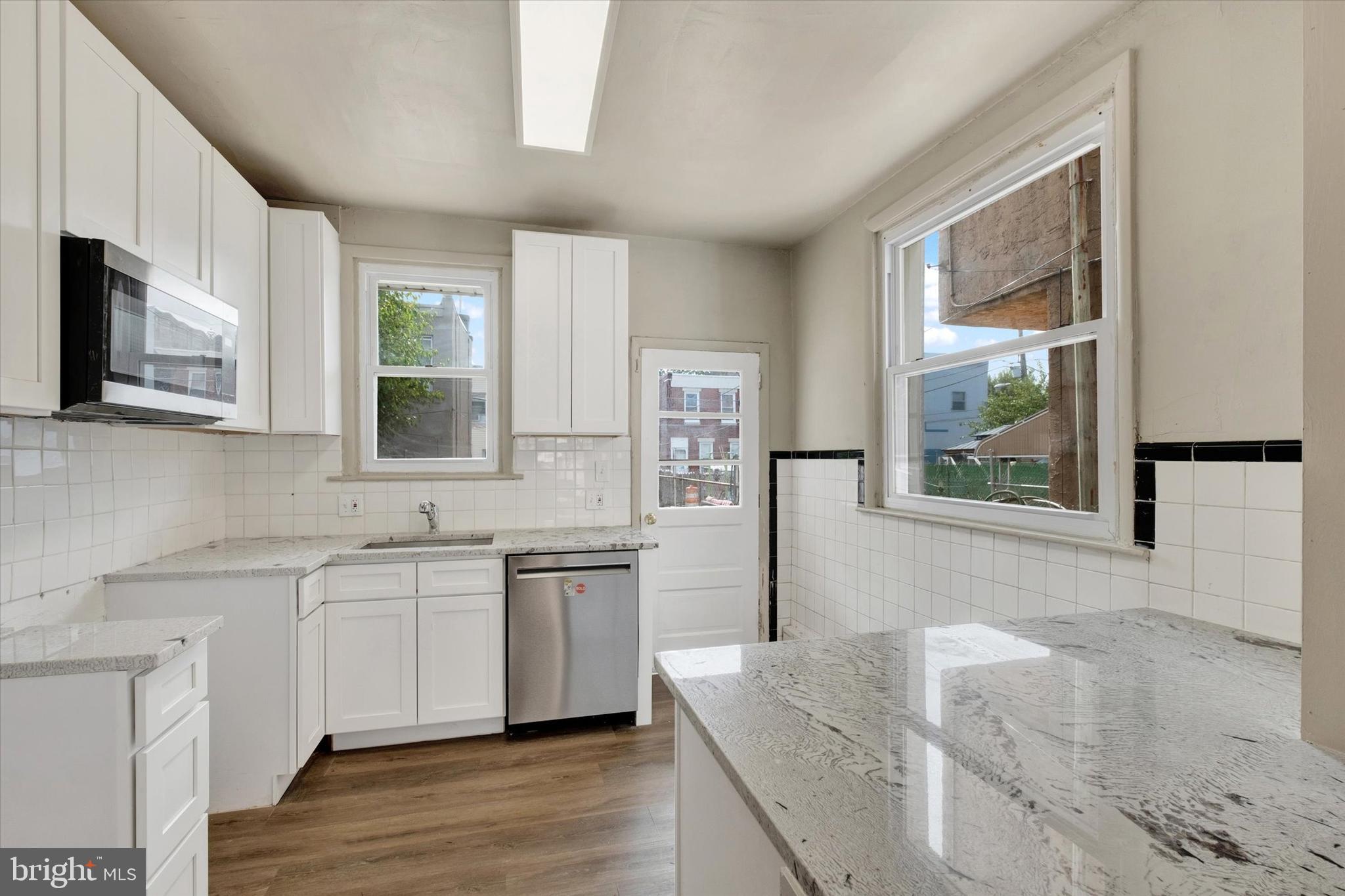PORT RICHMOND - Residential