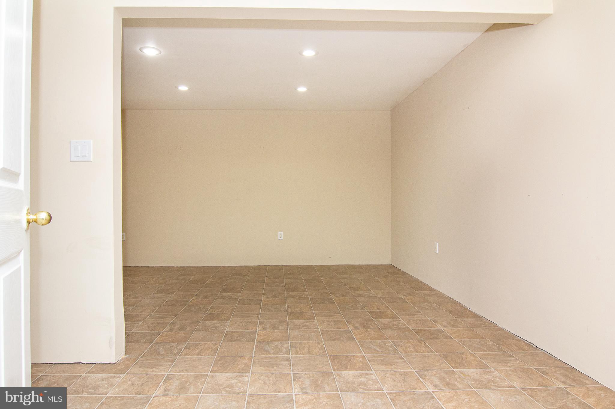 ROBERTS FIELD - Residential