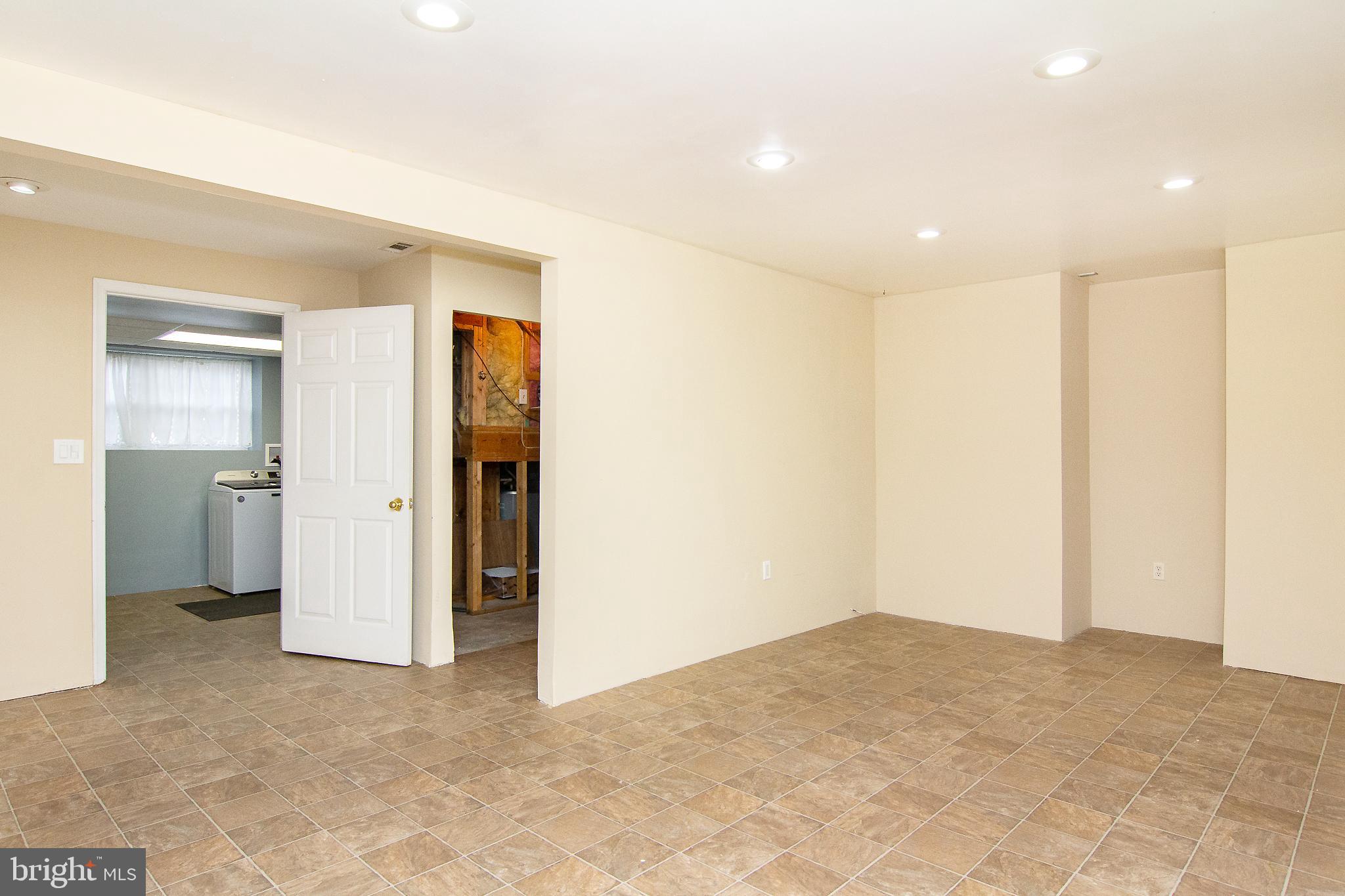 ROBERTS FIELD - Residential