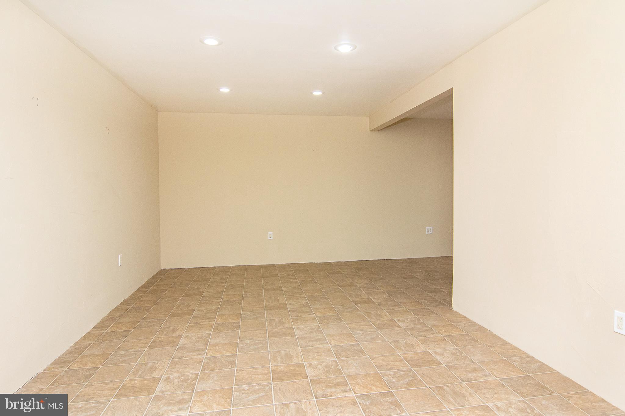 ROBERTS FIELD - Residential