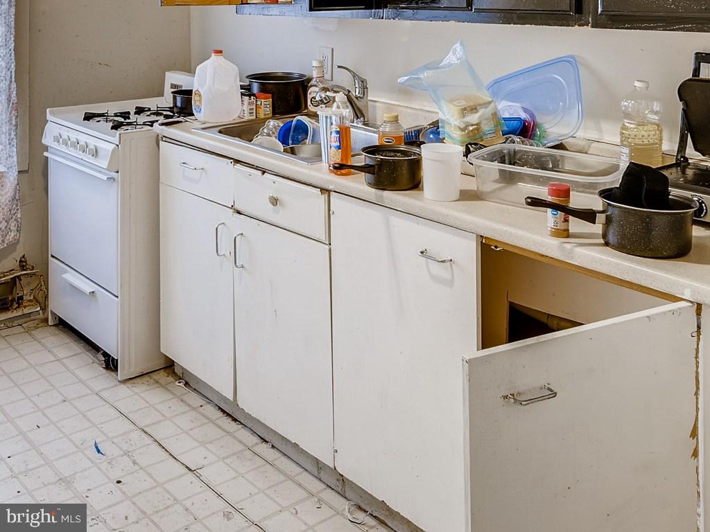 COLD SPRING NEWTOWN - Residential