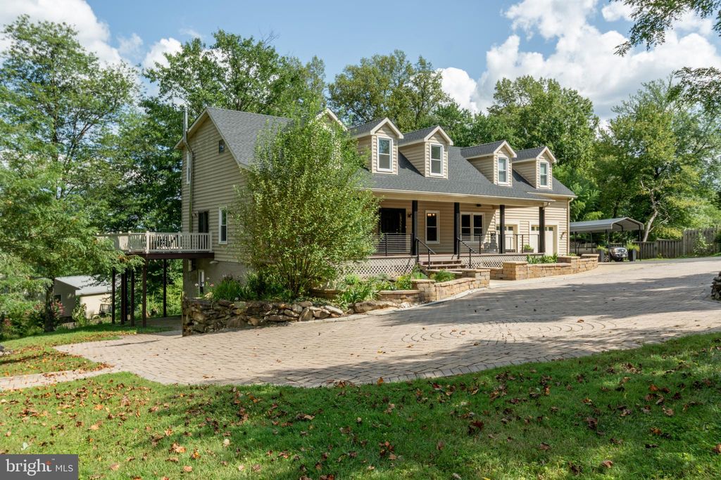 Photo of 24515 Ridge Road, DAMASCUS, MD 20872 (MLS # MDMC2206970)