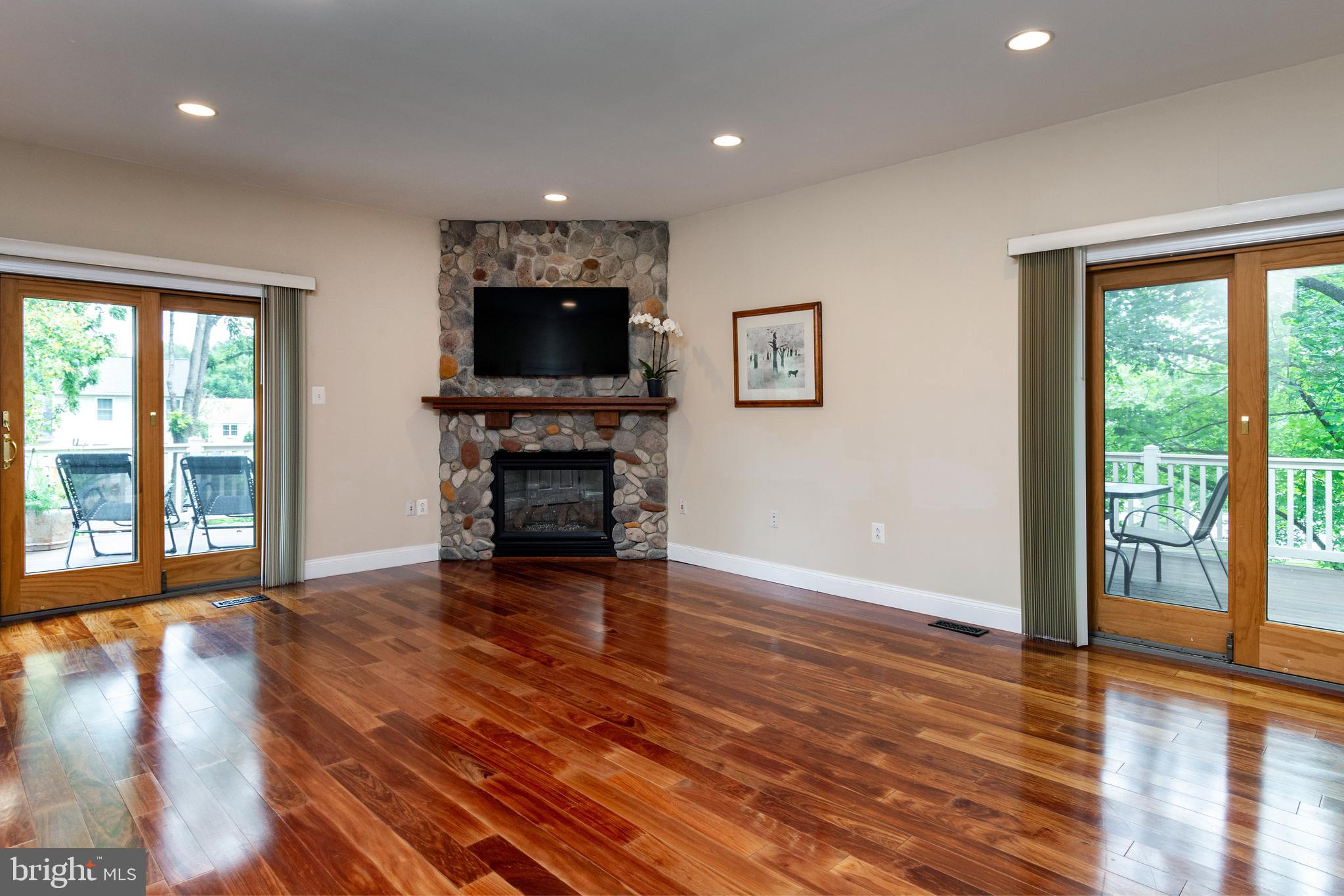 DAMASCUS OUTSIDE - Residential