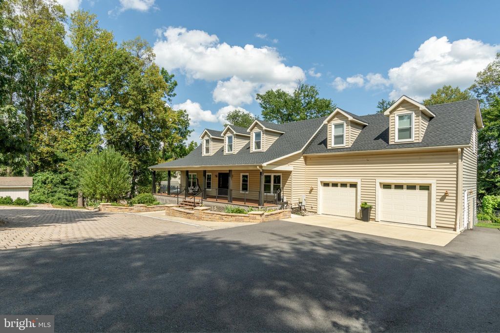 Photo of 24515 Ridge Road, DAMASCUS, MD 20872 (MLS # MDMC2206970)