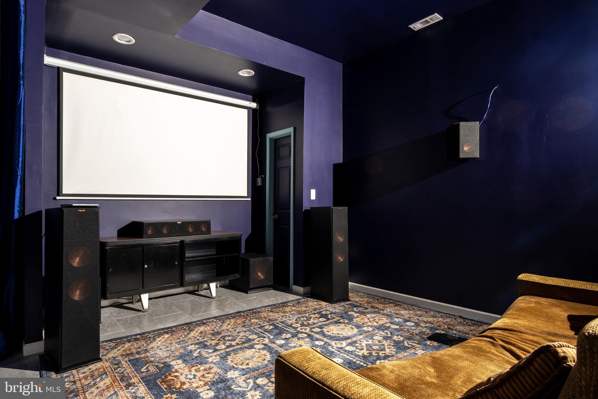 DAMASCUS OUTSIDE - Residential